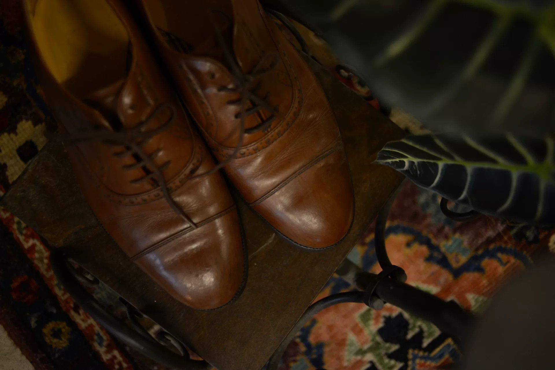 Burberry Burberrys 1990s Wingtip Leather Shoes Size US 6 / EU 39 - 9 Thumbnail