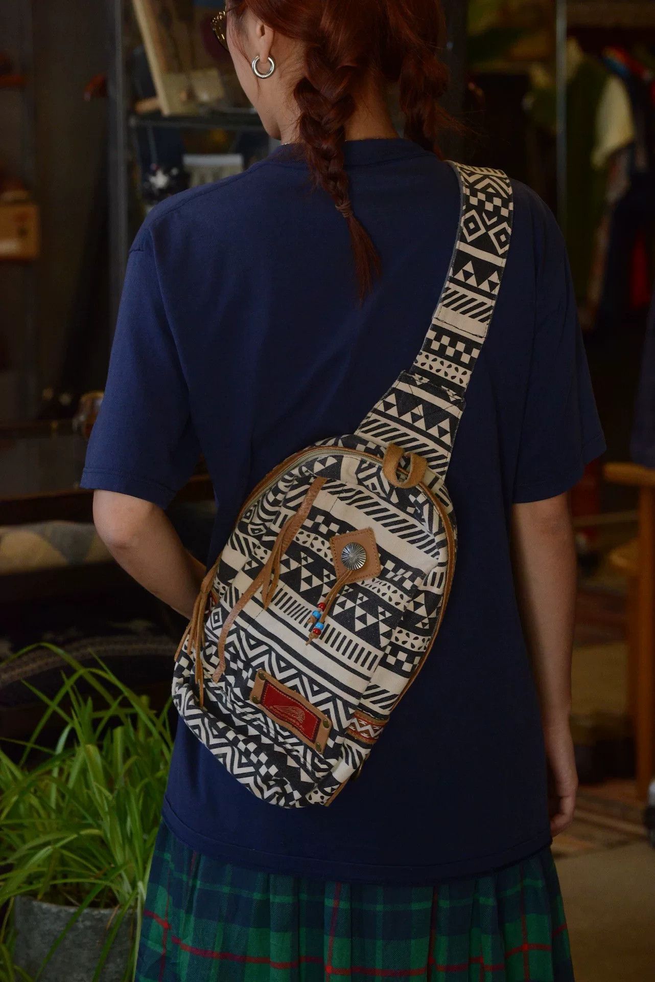 Vintage Indian Totem Patchwork Crossbody Bag Size ONE SIZE - 8 Thumbnail