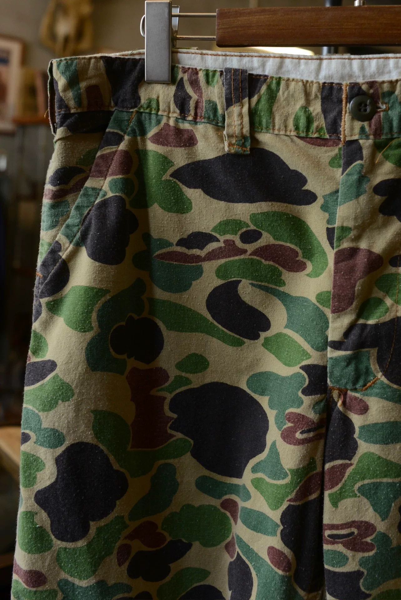SafTbak 1970s-80s US Duck Camo Cargo Pants Size US 26 / EU 42 - 2 Thumbnail