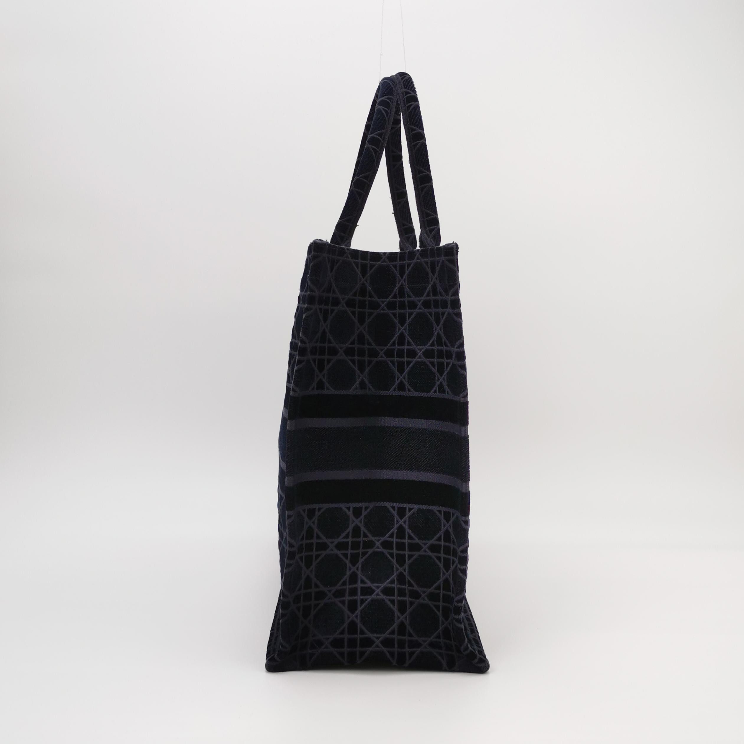 Dior Dior Women os Tote Bags Size ONE SIZE - 4 Thumbnail