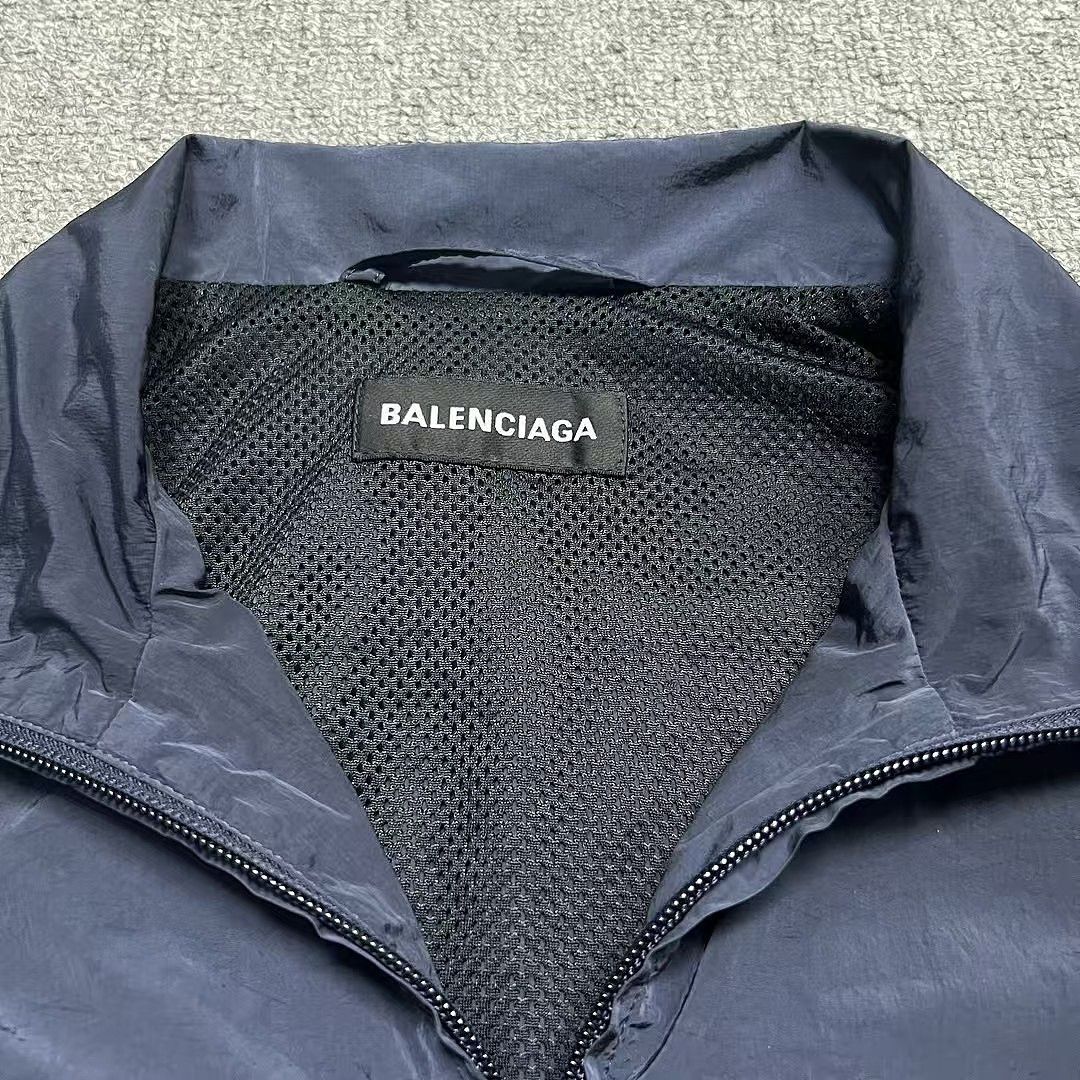 Balenciaga Balenciaga Logo Zip Jacket Size S Size US S / EU 44-46 / 1 - 3 Thumbnail