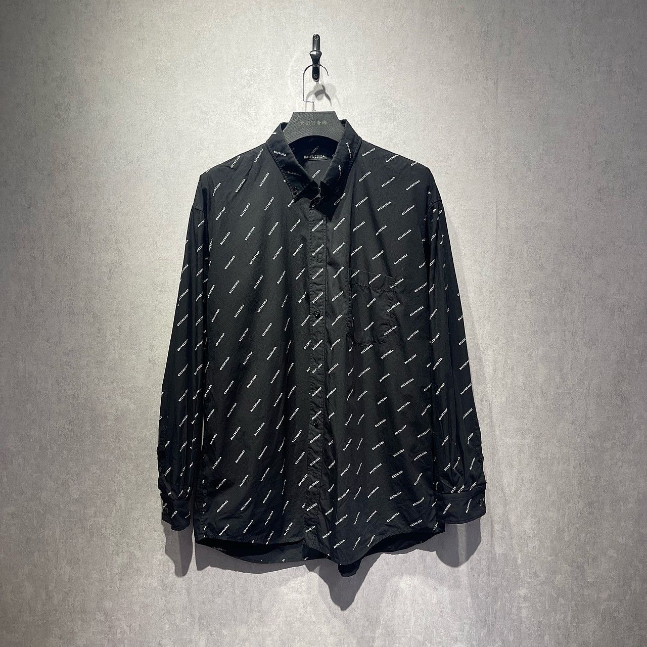 Balenciaga Balenciaga All-over Logo Shirt Size S Size US S / EU 44-46 / 1 - 6 Thumbnail