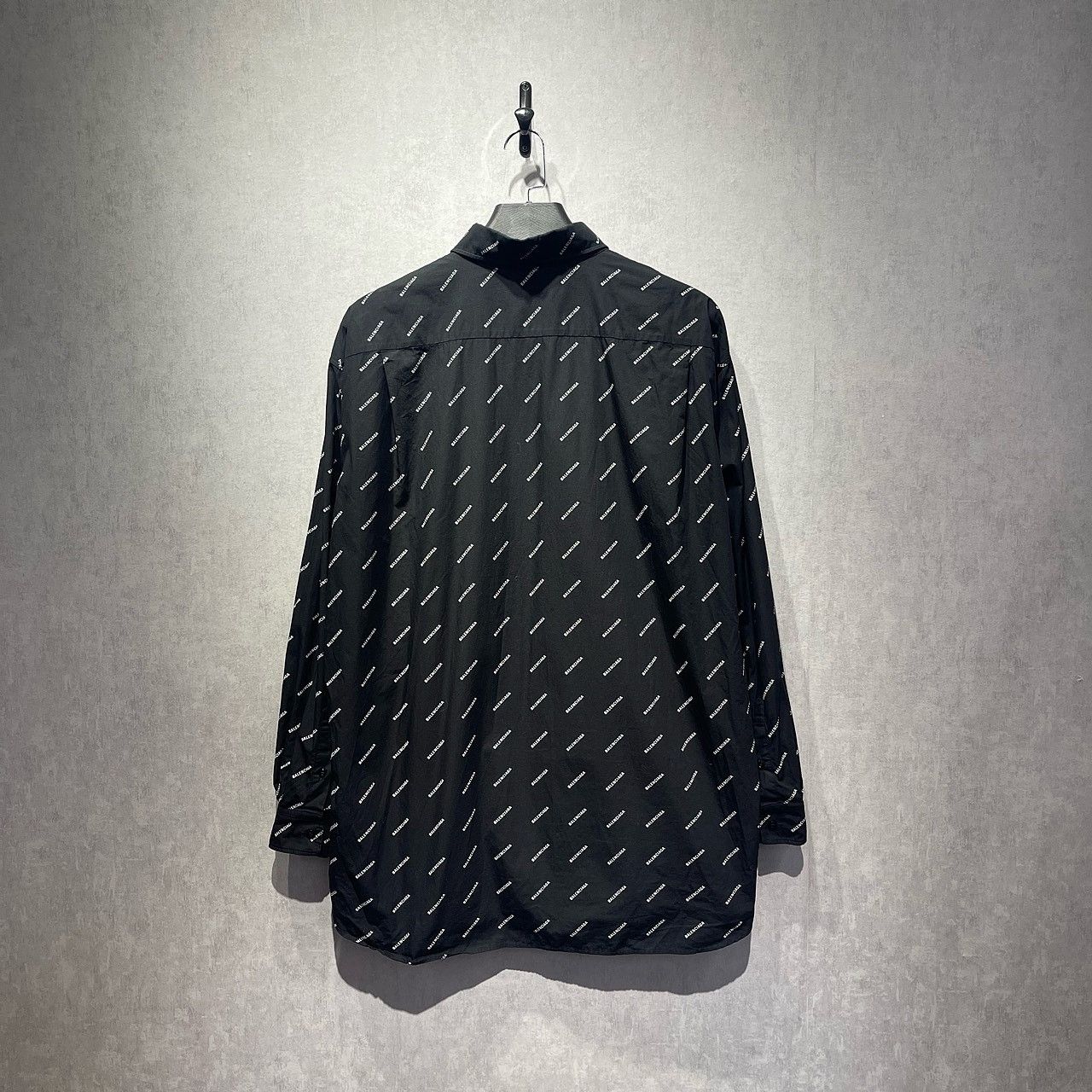 Balenciaga Balenciaga All-over Logo Shirt Size S Size US S / EU 44-46 / 1 - 2 Thumbnail