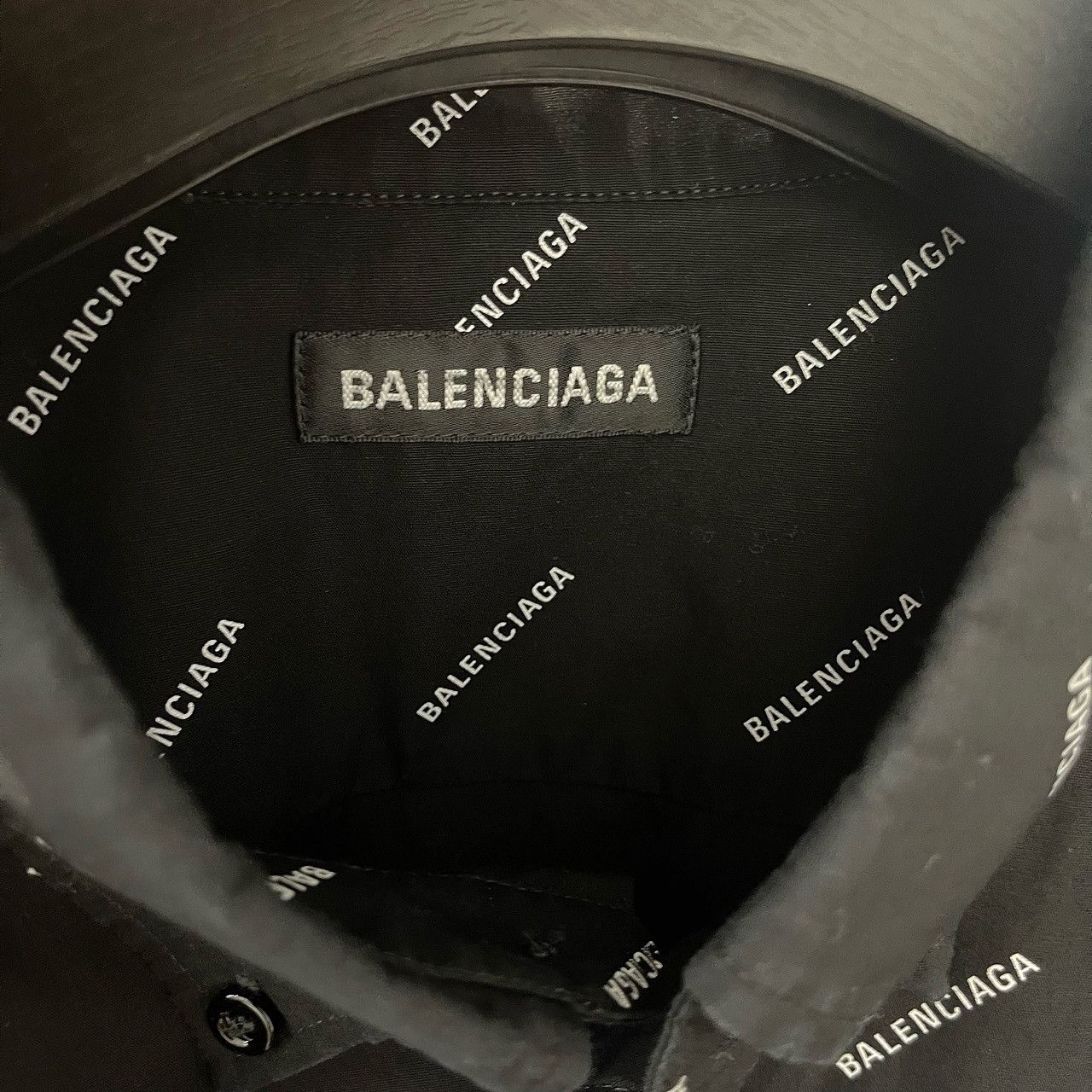Balenciaga Balenciaga All-over Logo Shirt Size S Size US S / EU 44-46 / 1 - 3 Thumbnail