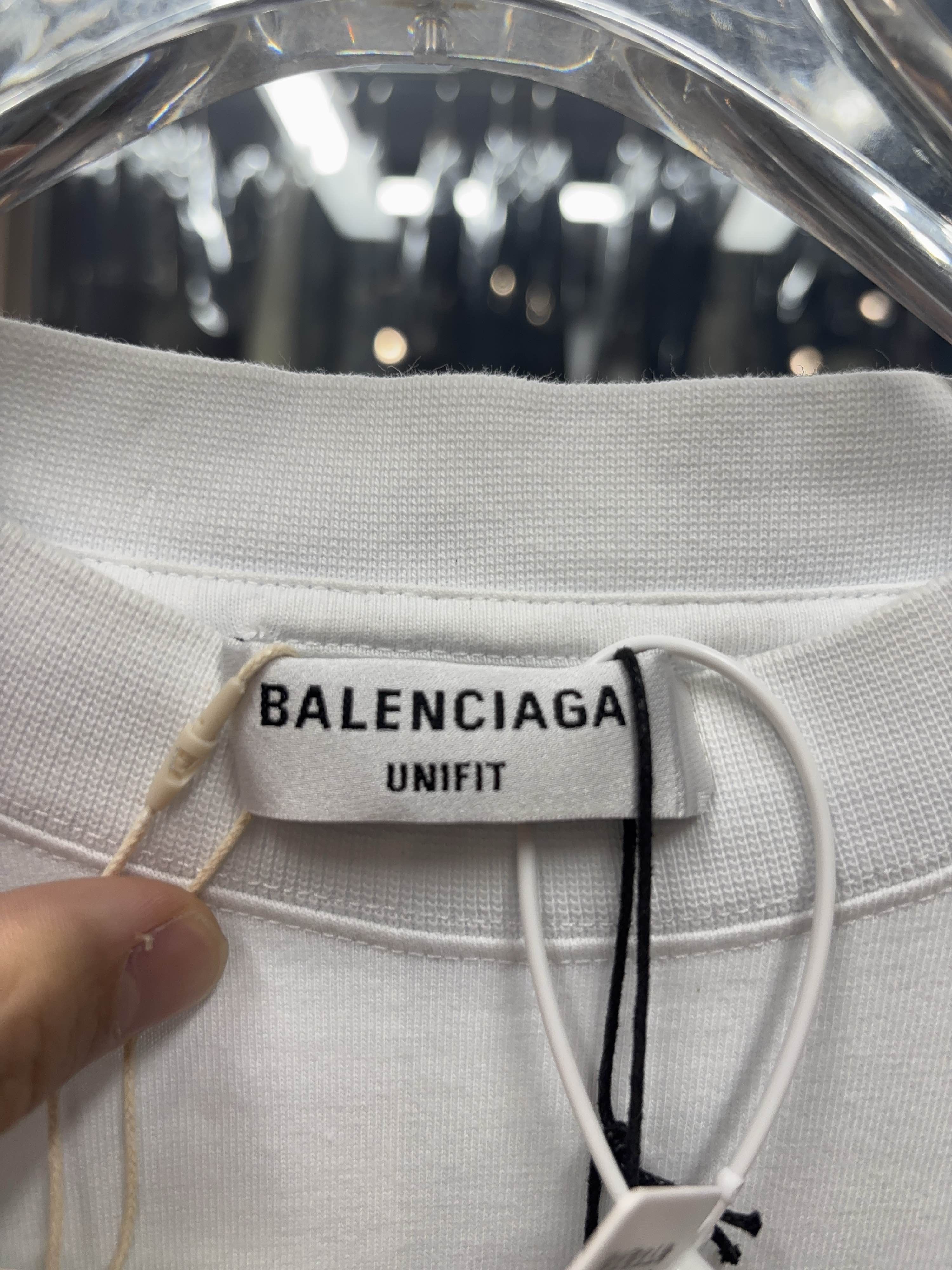 Balenciaga Balenciaga Pride Flag T-Shirt Size XL Size US XL / EU 56 / 4 - 3 Thumbnail