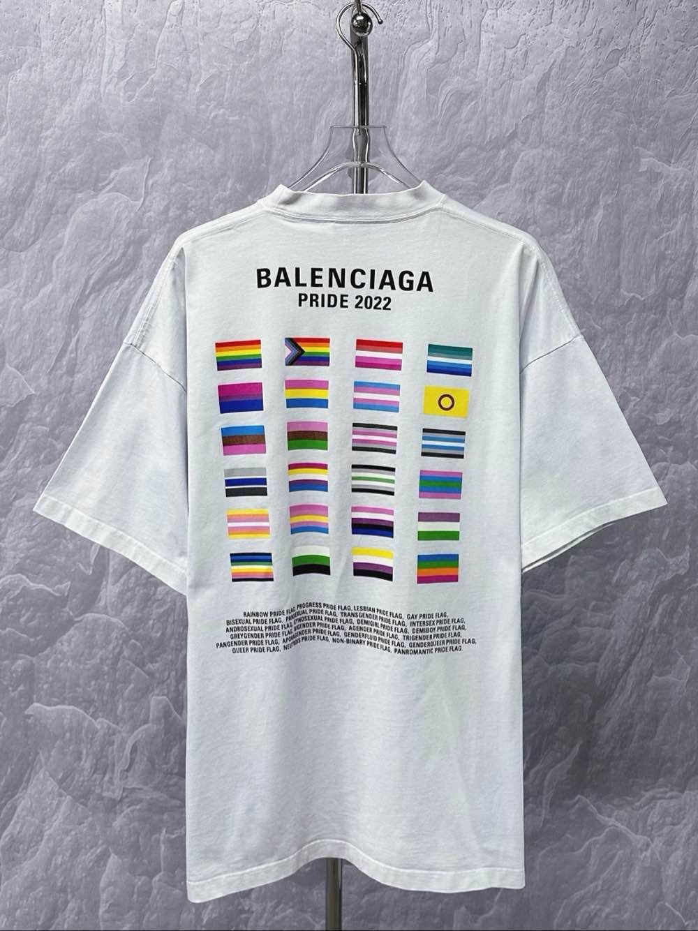 Balenciaga Balenciaga Pride Flag T-Shirt Size XL Size US XL / EU 56 / 4 - 2 Thumbnail