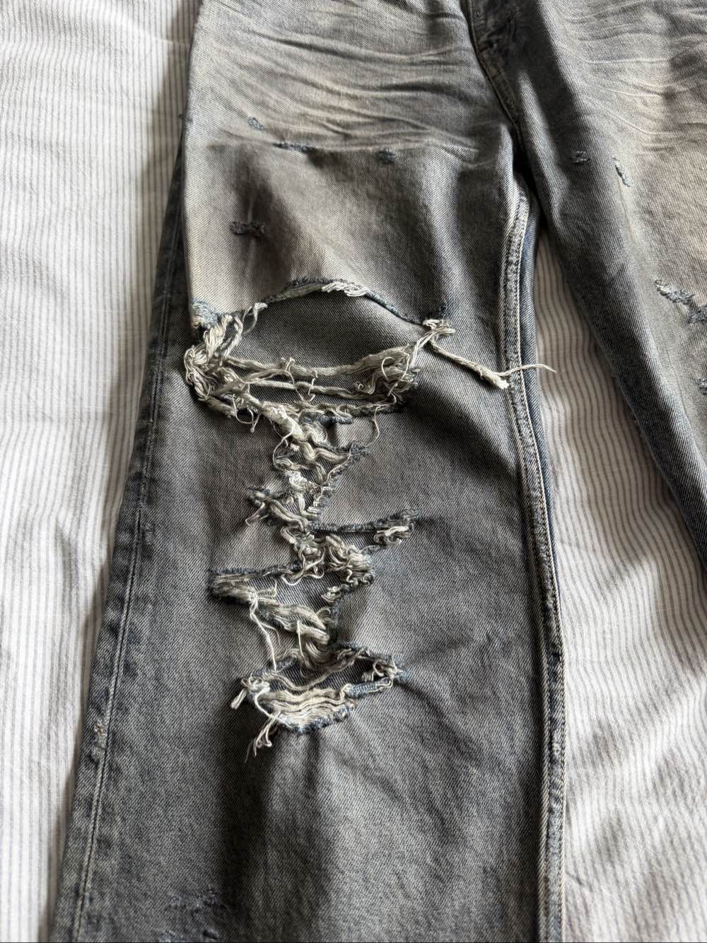 Balenciaga Balenciaga Distressed Denim Jeans XS Size US 28 / EU 44 - 5 Thumbnail