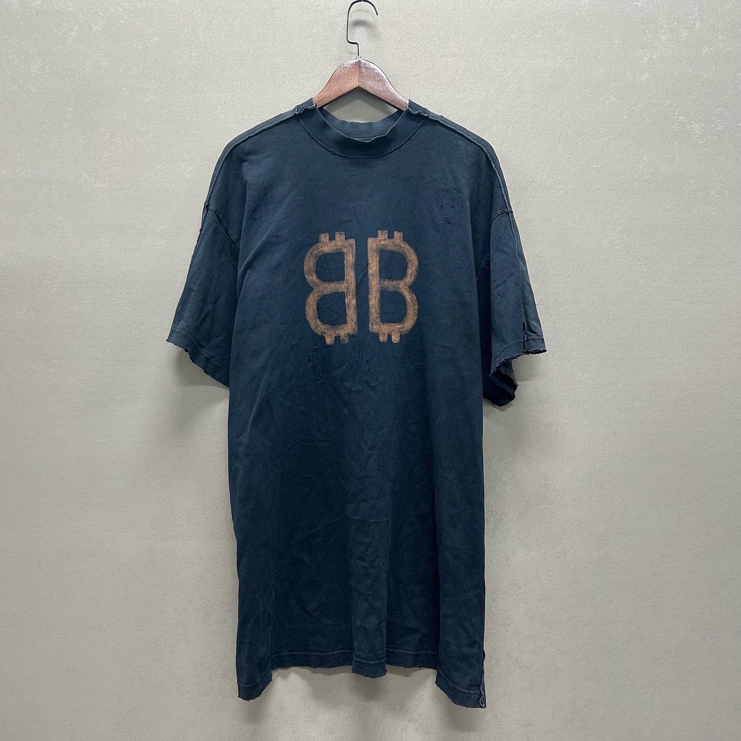 Balenciaga Balenciaga Eiffel Tower Distressed T-Shirt Size M Size US M / EU 48-50 / 2 - 2 Thumbnail