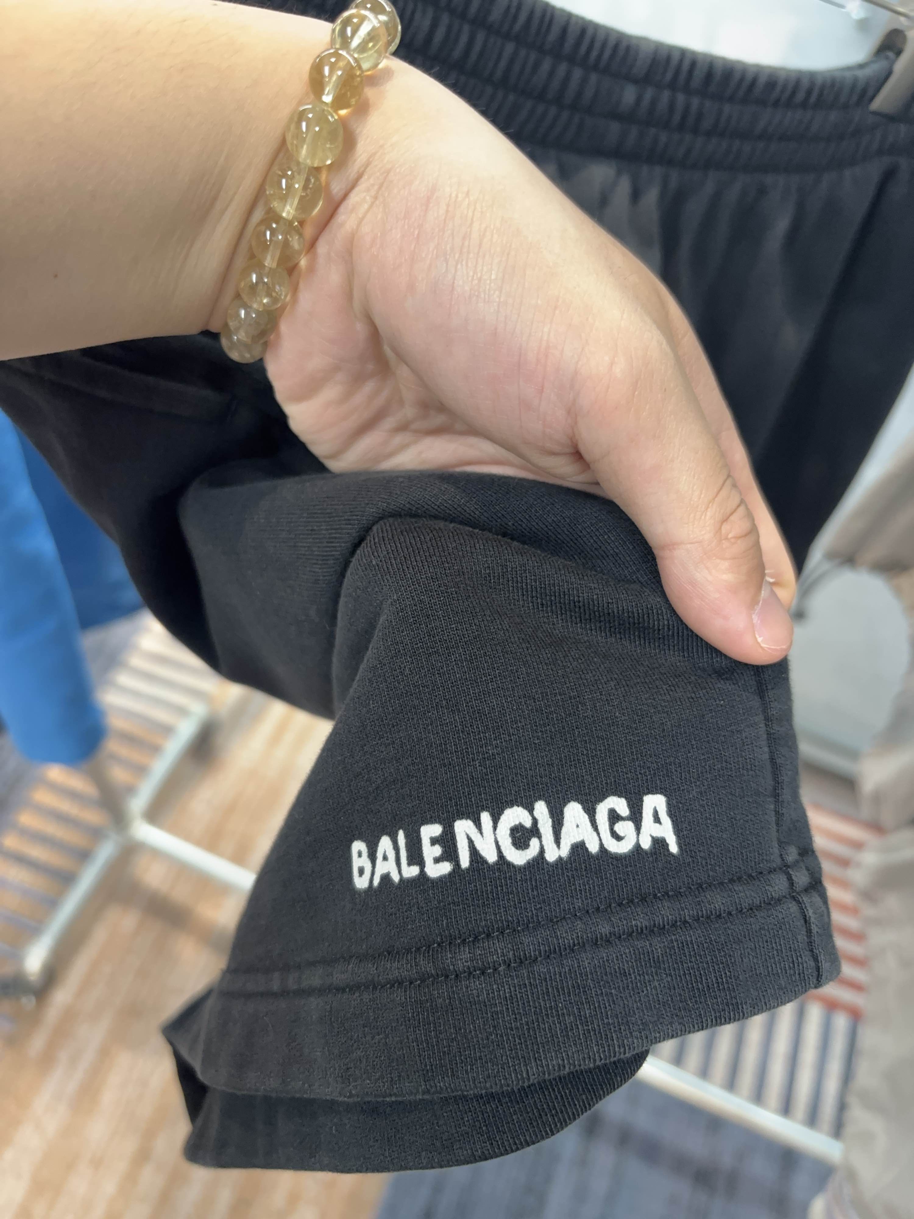 Balenciaga Balenciaga Logo Print Shorts Size S Size US 30 / EU 46 - 7 Thumbnail