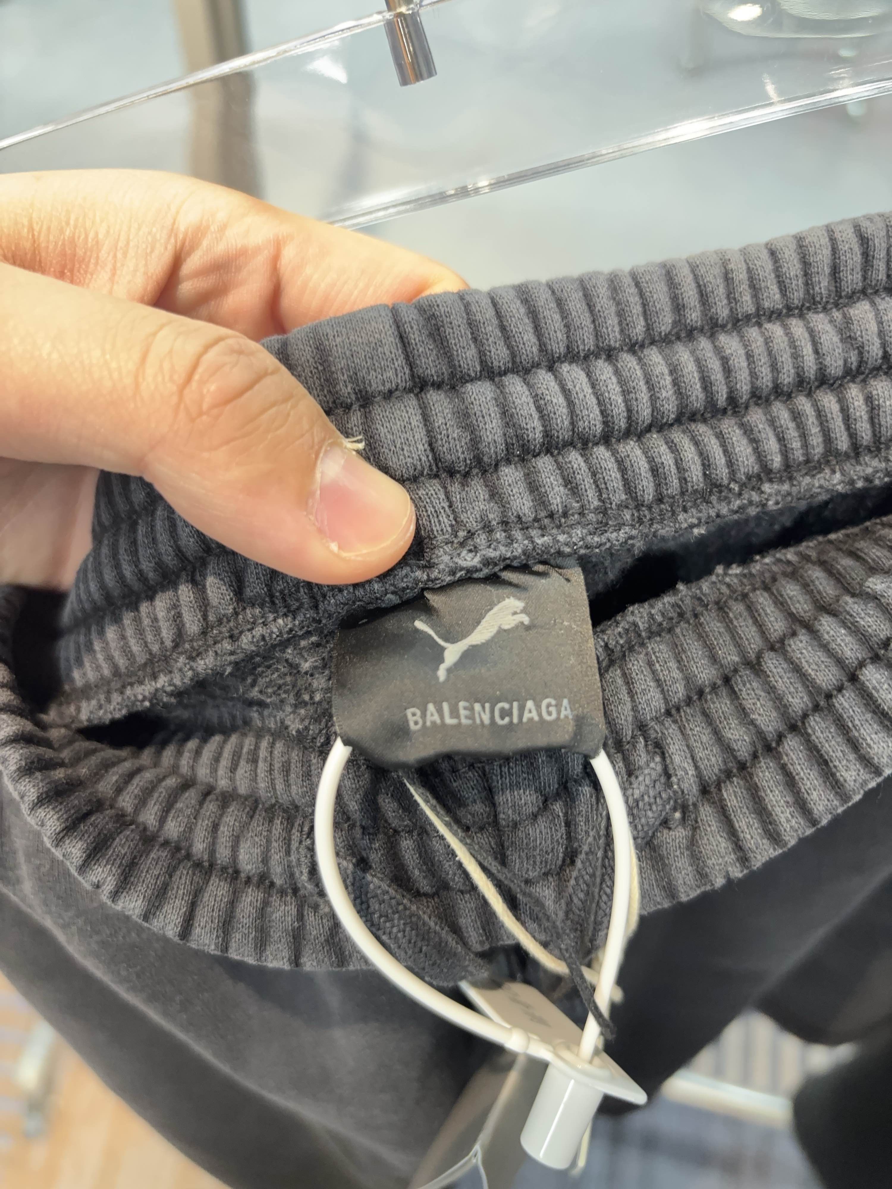 Balenciaga Balenciaga x PUMA Embroidered Logo Shorts Size M Size US 32 / EU 48 - 3 Thumbnail