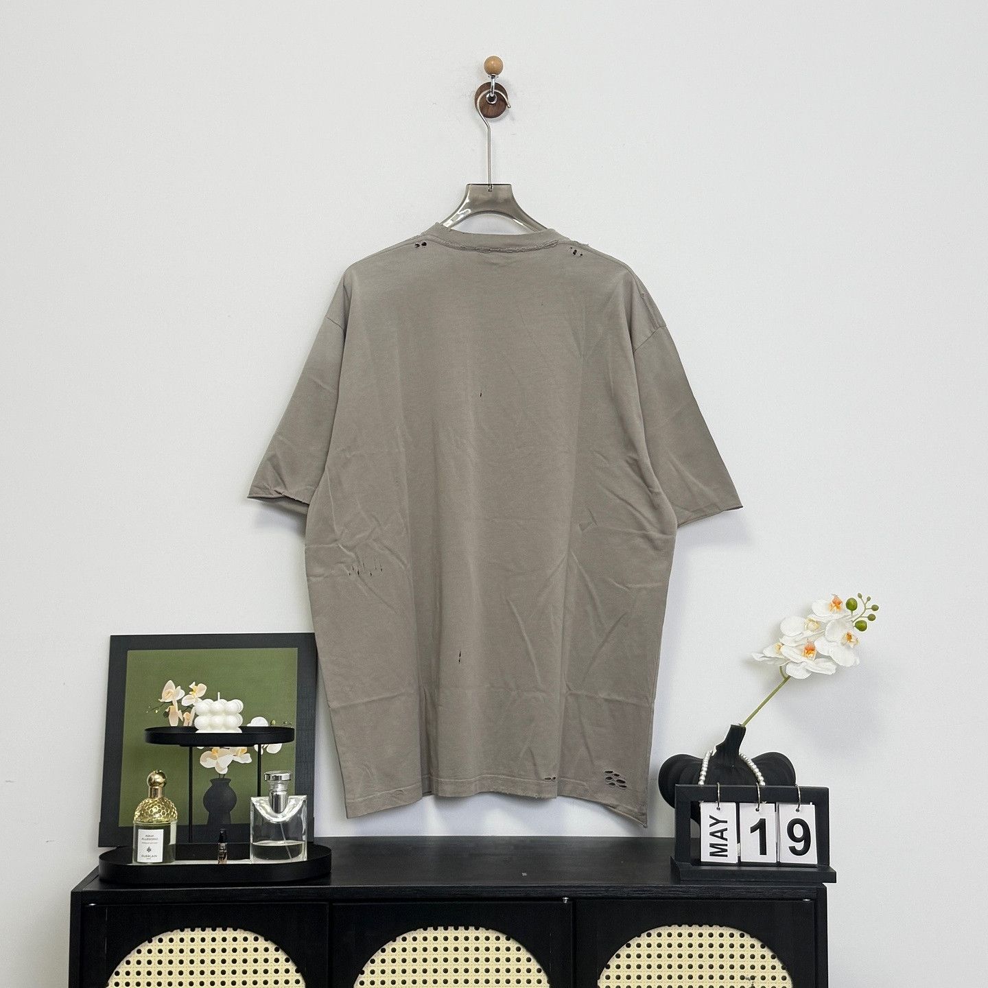 Balenciaga Balenciaga BB Logo Distressed T-Shirt Size S Size US S / EU 44-46 / 1 - 2 Thumbnail