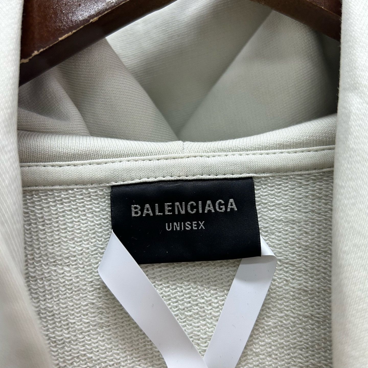 Balenciaga Balenciaga Beige Logo Print Hoodie Size L Size US L / EU 52-54 / 3 - 3 Thumbnail