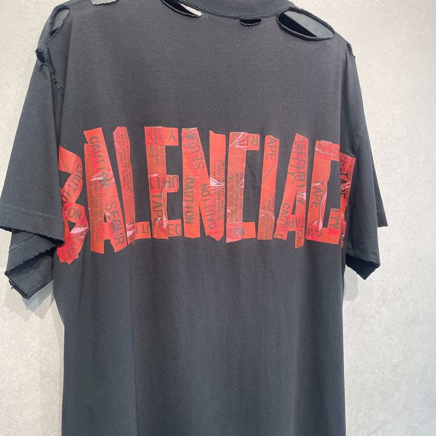 Balenciaga Balenciaga Caution Tape Graphic T-Shirt Size M Size US M / EU 48-50 / 2 - 6 Thumbnail
