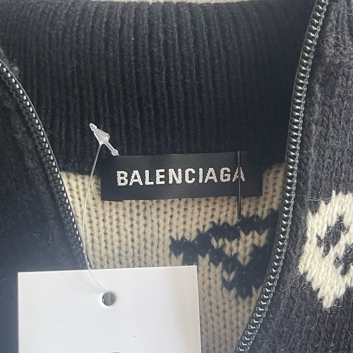 Balenciaga Balenciaga Logo Knit Sweater Size S Size US S / EU 44-46 / 1 - 3 Thumbnail