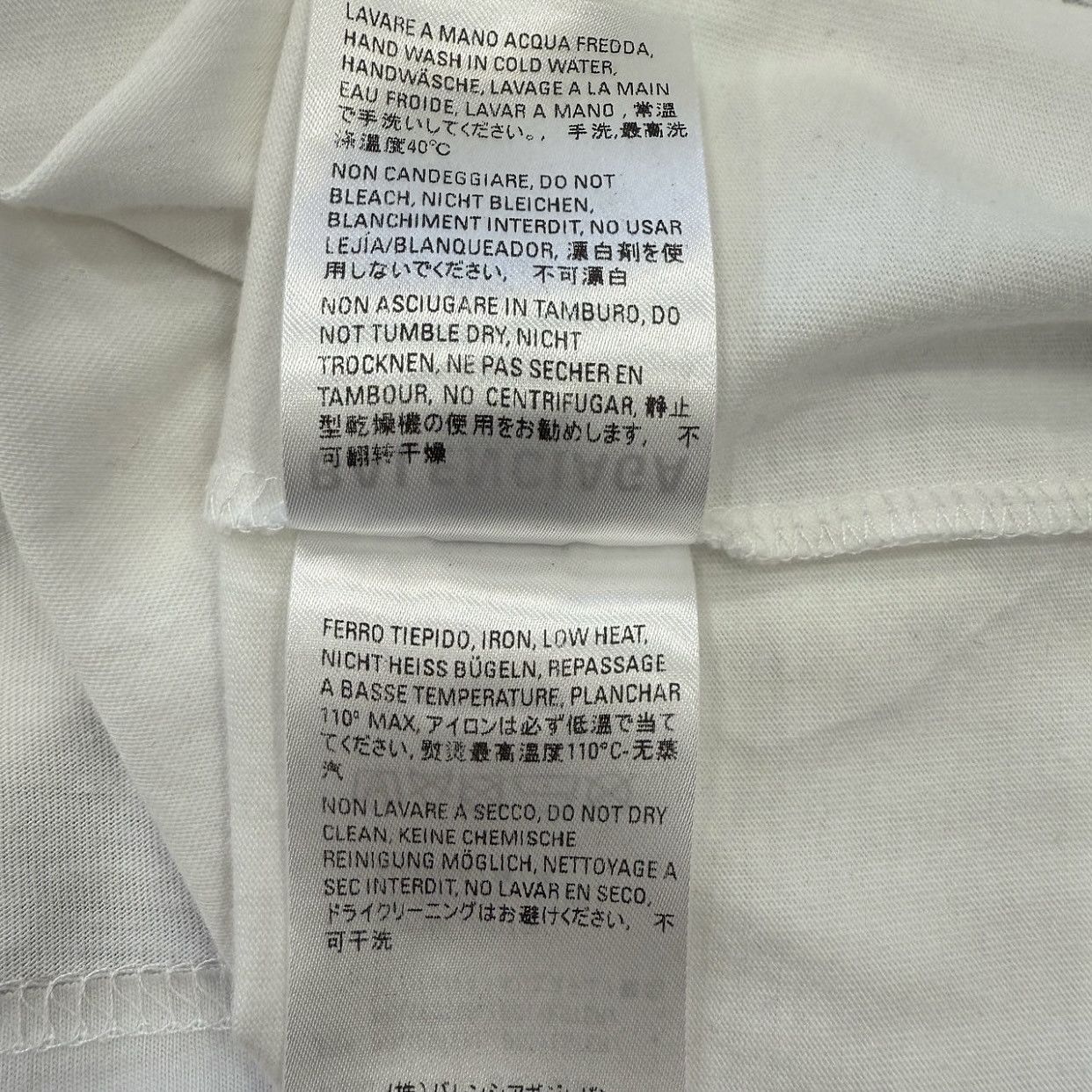 Balenciaga Balenciaga Multilingual Logo T-Shirt Size S Size S / US 4 / IT 40 - 6 Thumbnail