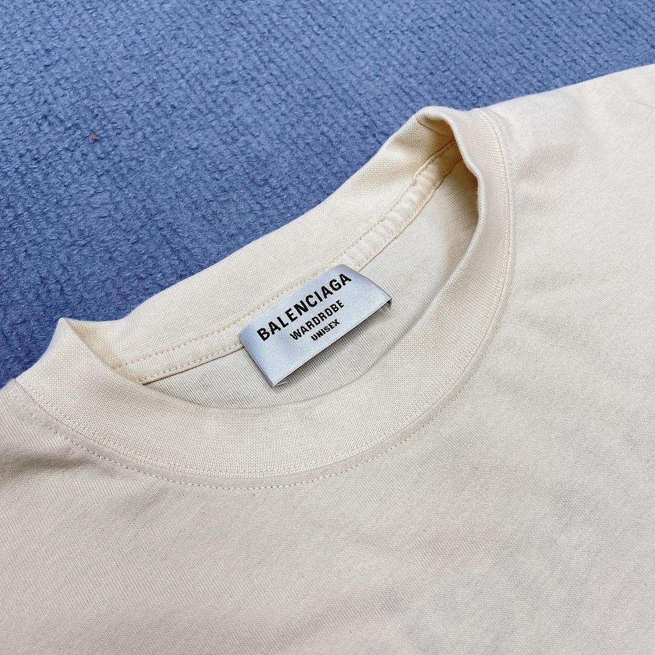 Balenciaga Balenciaga Political Campaign Logo T-Shirt Size XS Size XS / US 0-2 / IT 36-38 - 3 Thumbnail