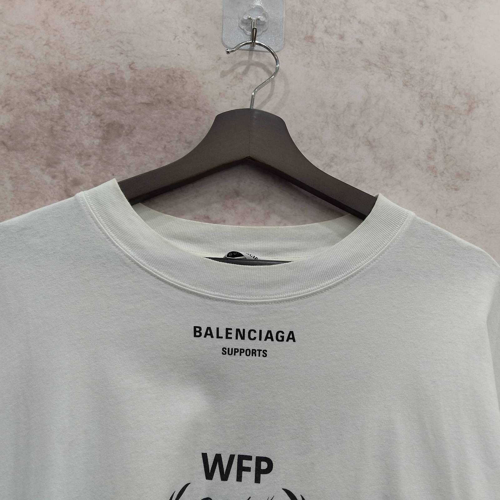 Balenciaga Balenciaga WFP World Food Programme T-Shirt Size M Size M / US 6-8 / IT 42-44 - 6 Thumbnail