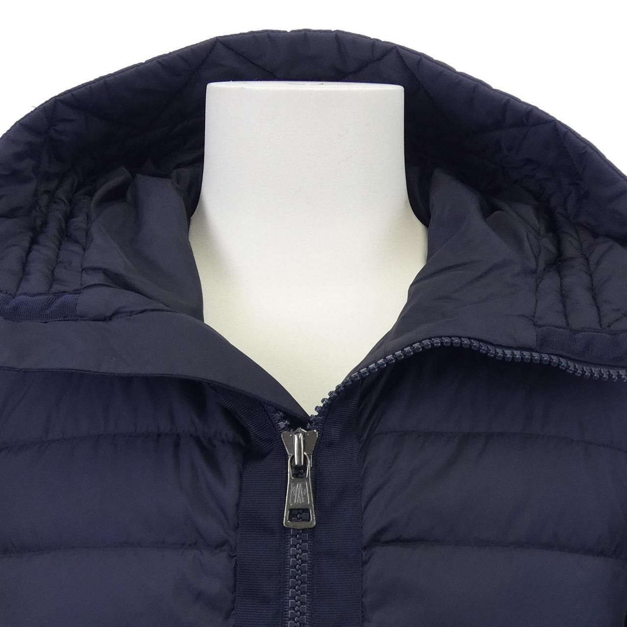 Moncler Moncler Moncler Down Jacket Others Outerwear 20919402800 DUTY FREE for USA Size ONE SIZE - 7 Thumbnail