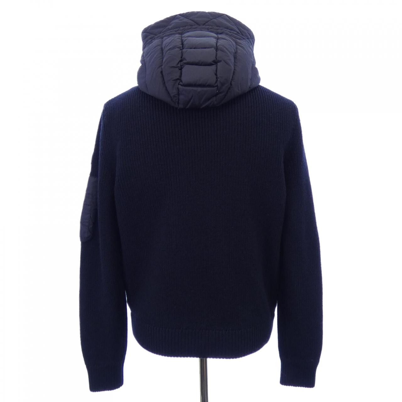 Moncler Moncler Moncler Down Jacket Others Outerwear 20919402800 DUTY FREE for USA Size ONE SIZE - 2 Thumbnail