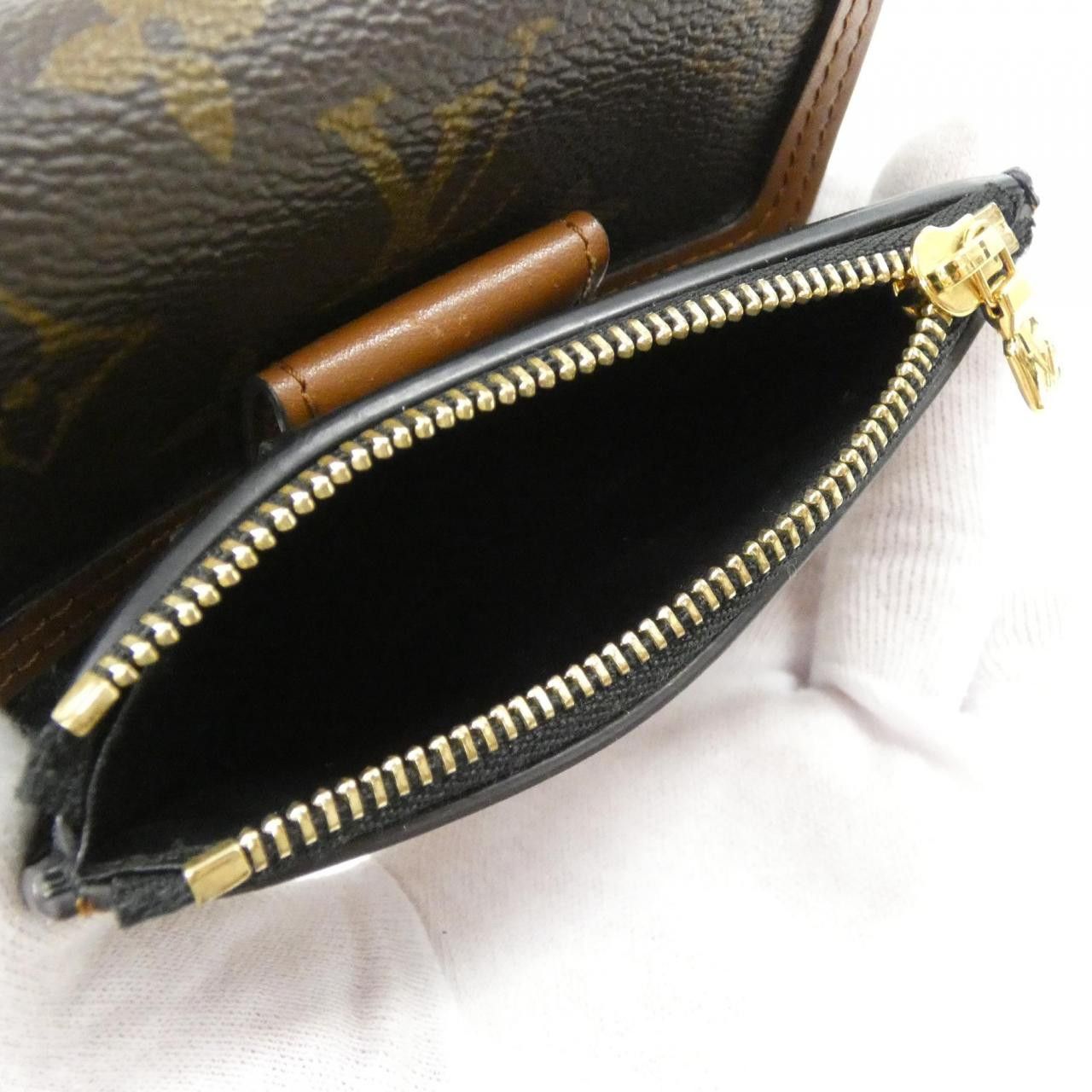 Louis Vuitton Louis Vuitton Louis Vuitton Portefeuille Dauphine Compact Monogram Wallet Textile Short Wallet M68725 DUTY FREE for USA Size ONE SIZE - 10 Thumbnail