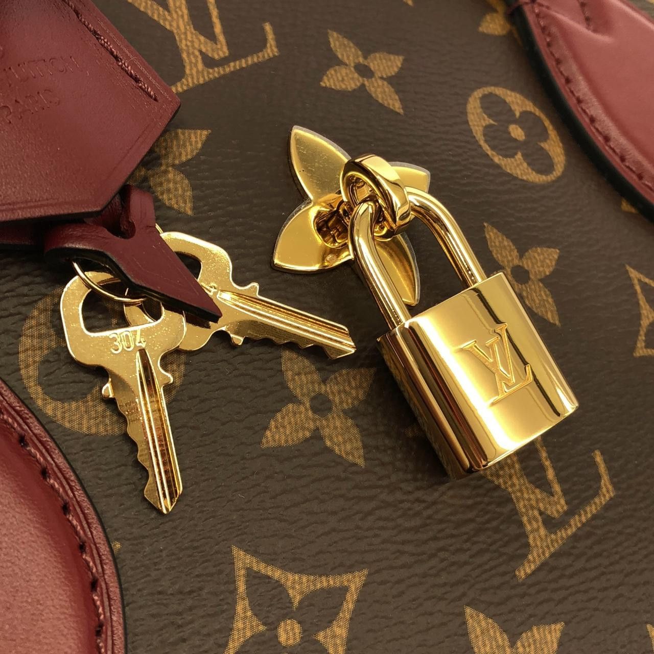 Louis Vuitton Louis Vuitton Louis Vuitton Monogram Flower Zipped Tote Bag Textile Tote Bag M44348 DUTY FREE for USA Size ONE SIZE - 6 Thumbnail