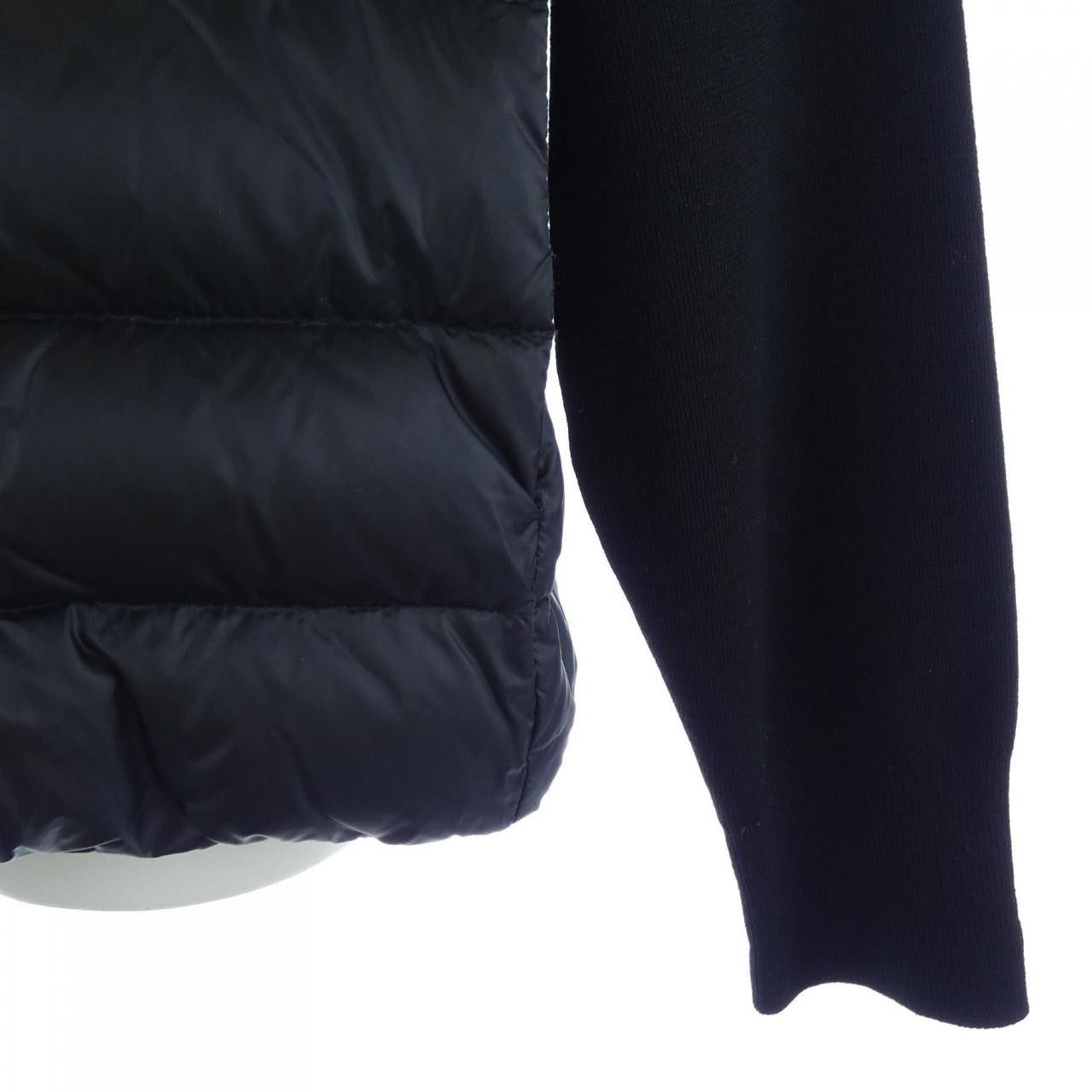 Moncler Moncler Moncler Down Jacket Textile Outerwear 20939B51100 DUTY FREE for USA Size ONE SIZE - 7 Thumbnail