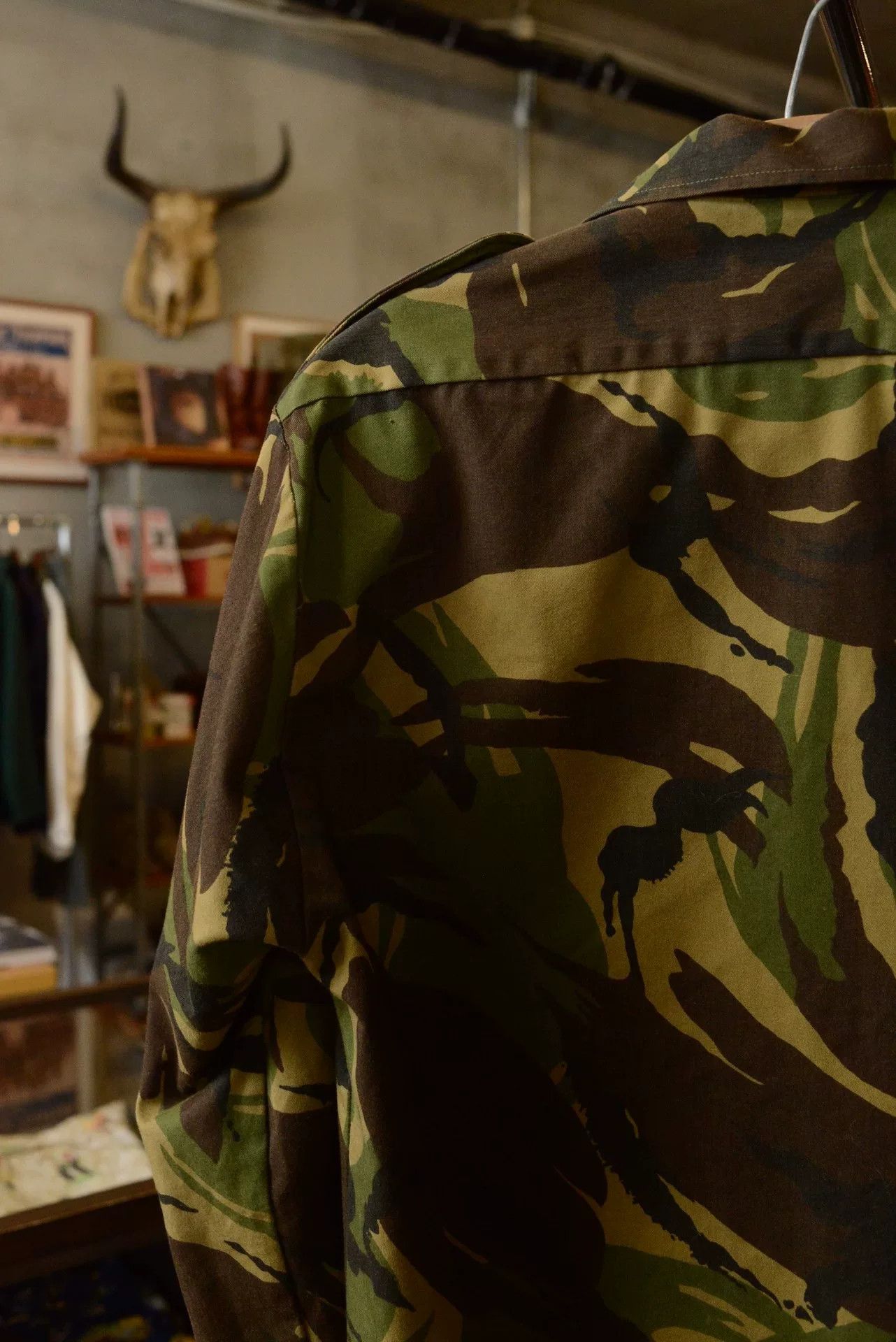 Vintage Vintage 1990s Dutch Military Camo Shirt Size US L / EU 52-54 / 3 - 7 Thumbnail