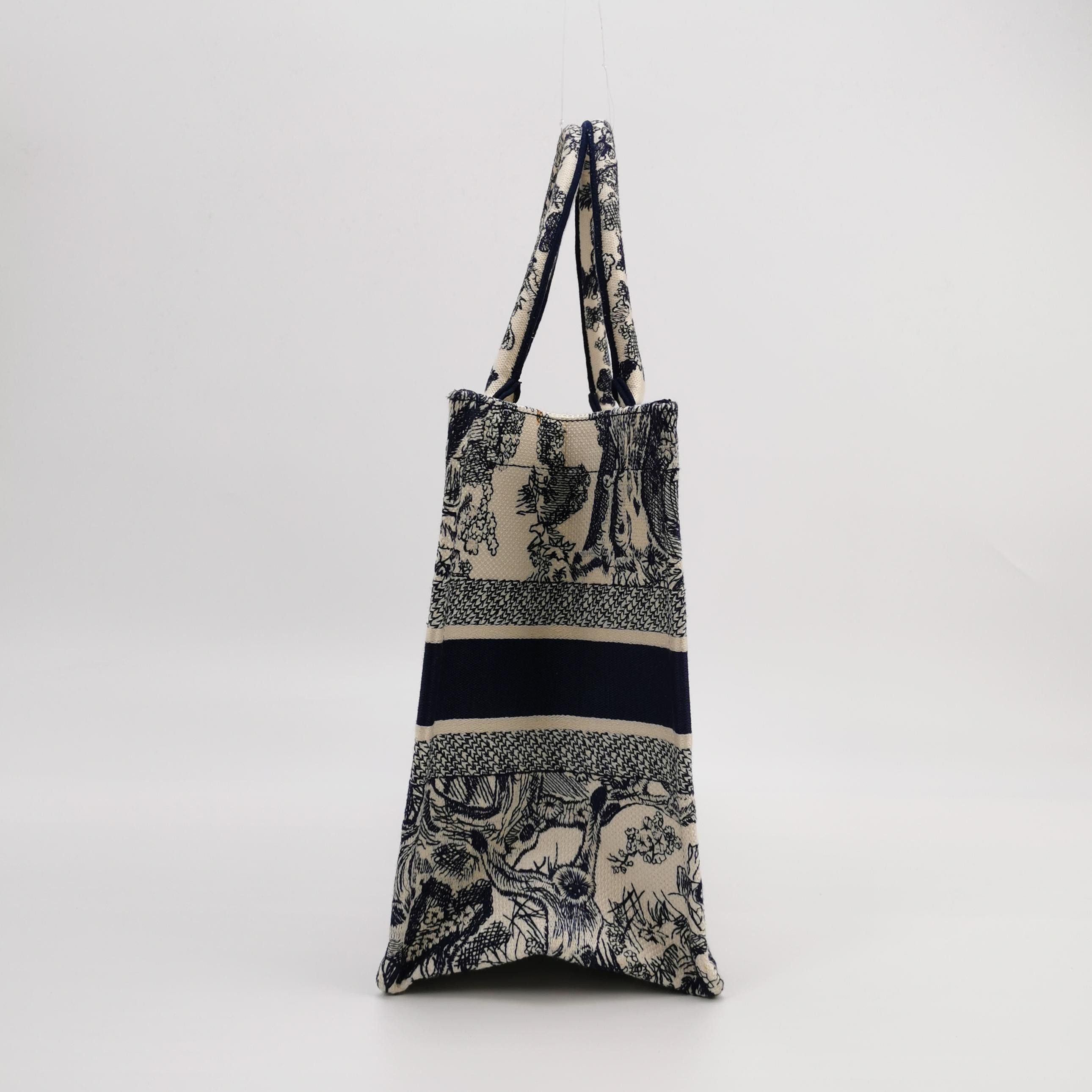 Dior Dior Women os Tote Bags Size ONE SIZE - 3 Thumbnail
