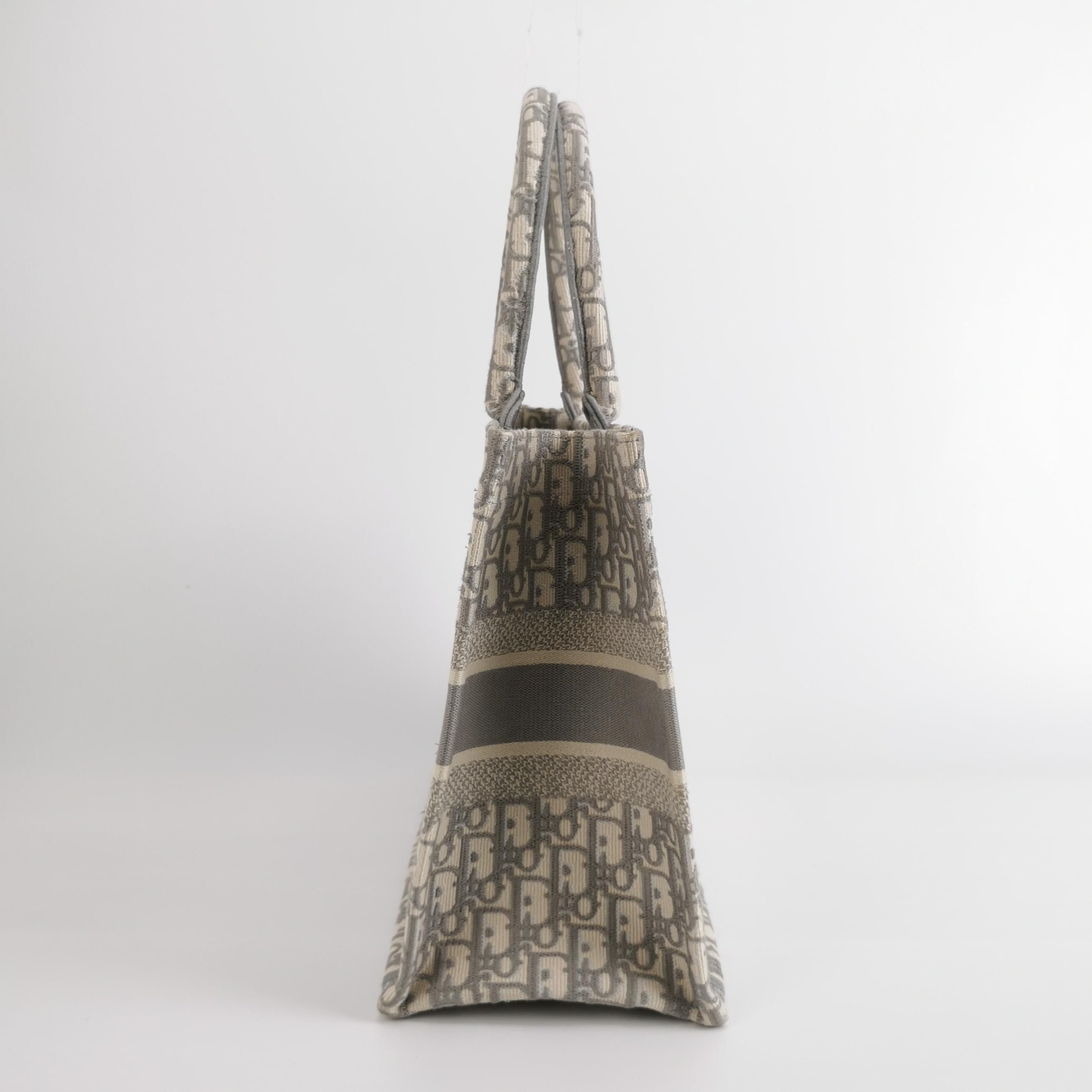 Dior Dior Women os Tote Bags Size ONE SIZE - 4 Thumbnail