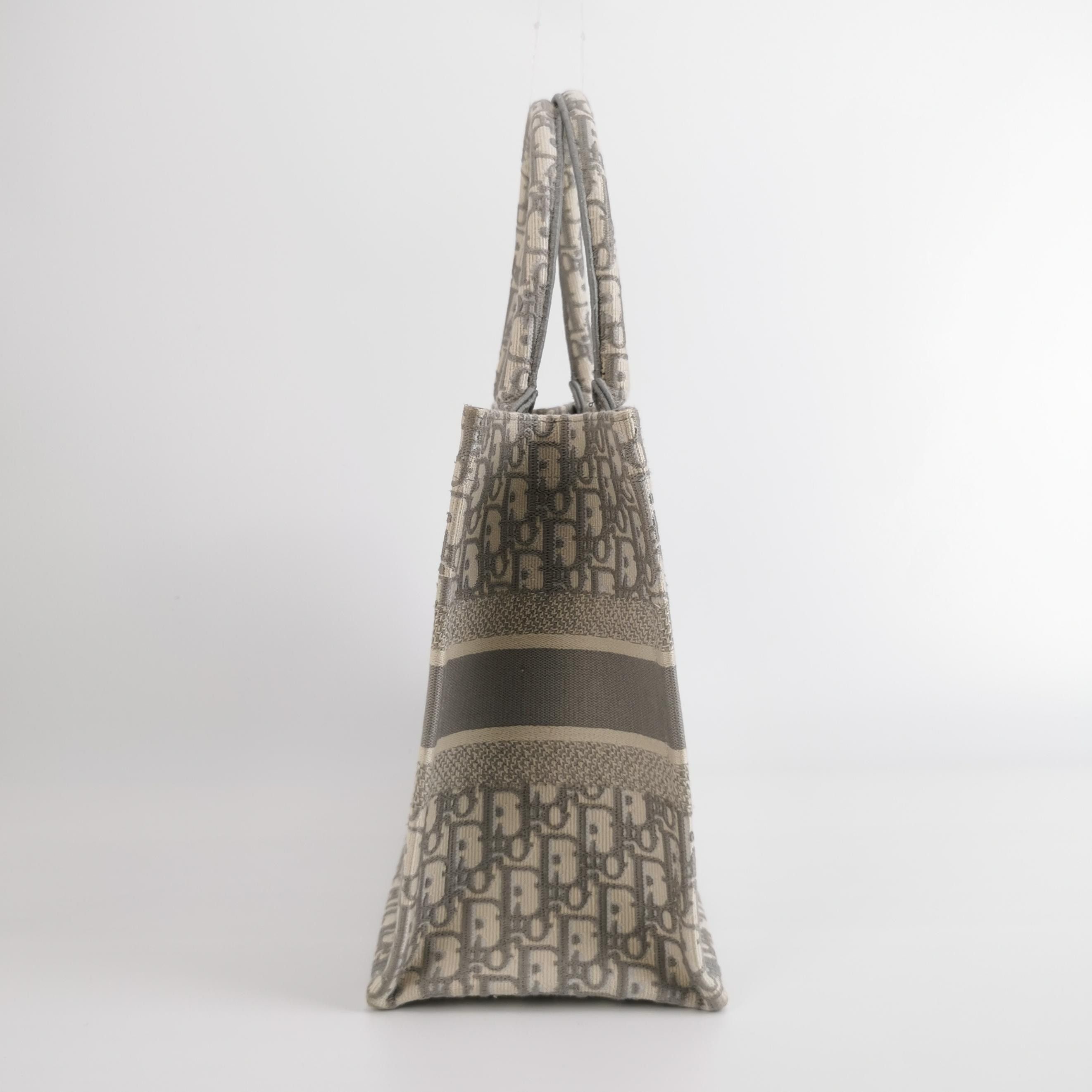 Dior Dior Women os Tote Bags Size ONE SIZE - 3 Thumbnail