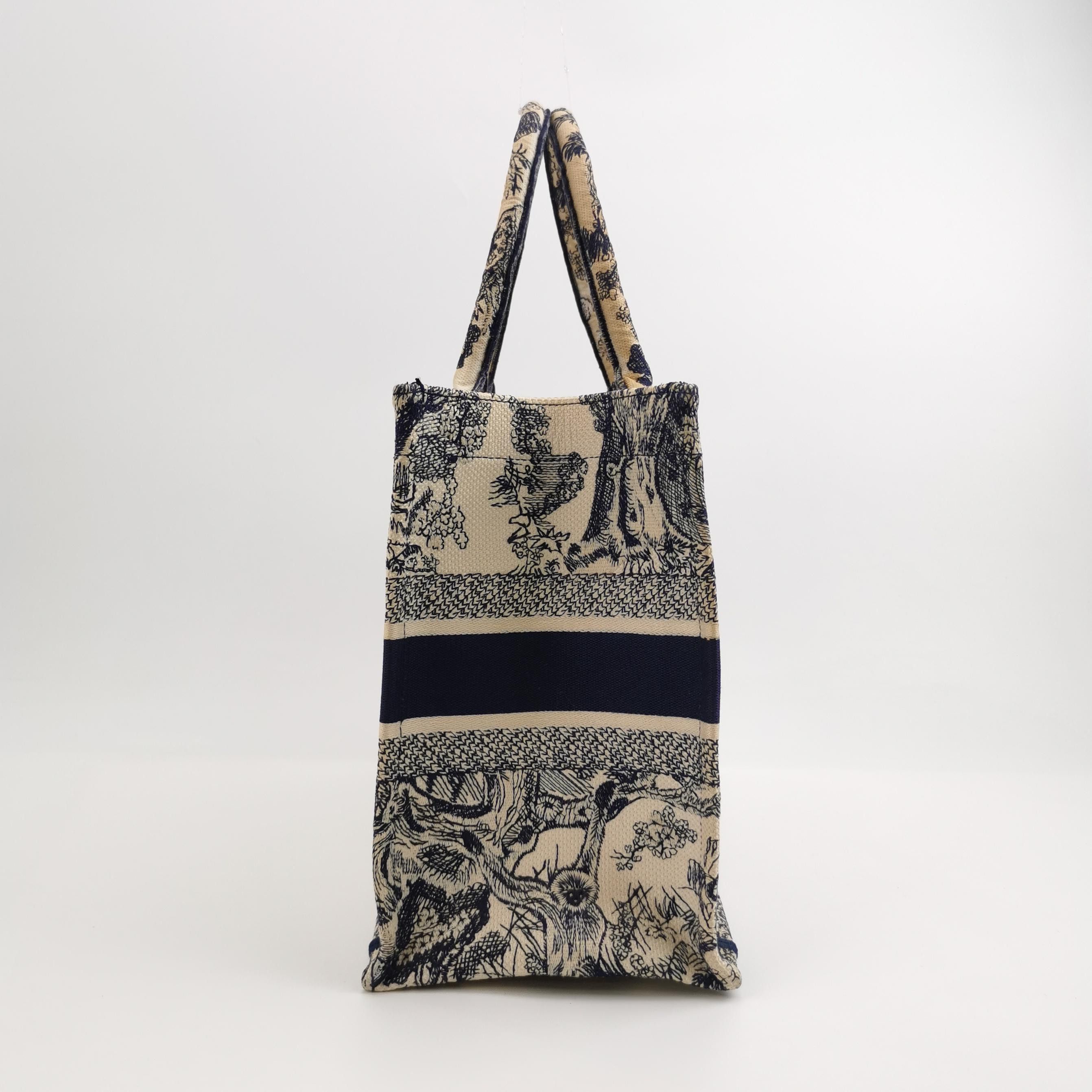 Dior Dior Women os Tote Bags Size ONE SIZE - 3 Thumbnail