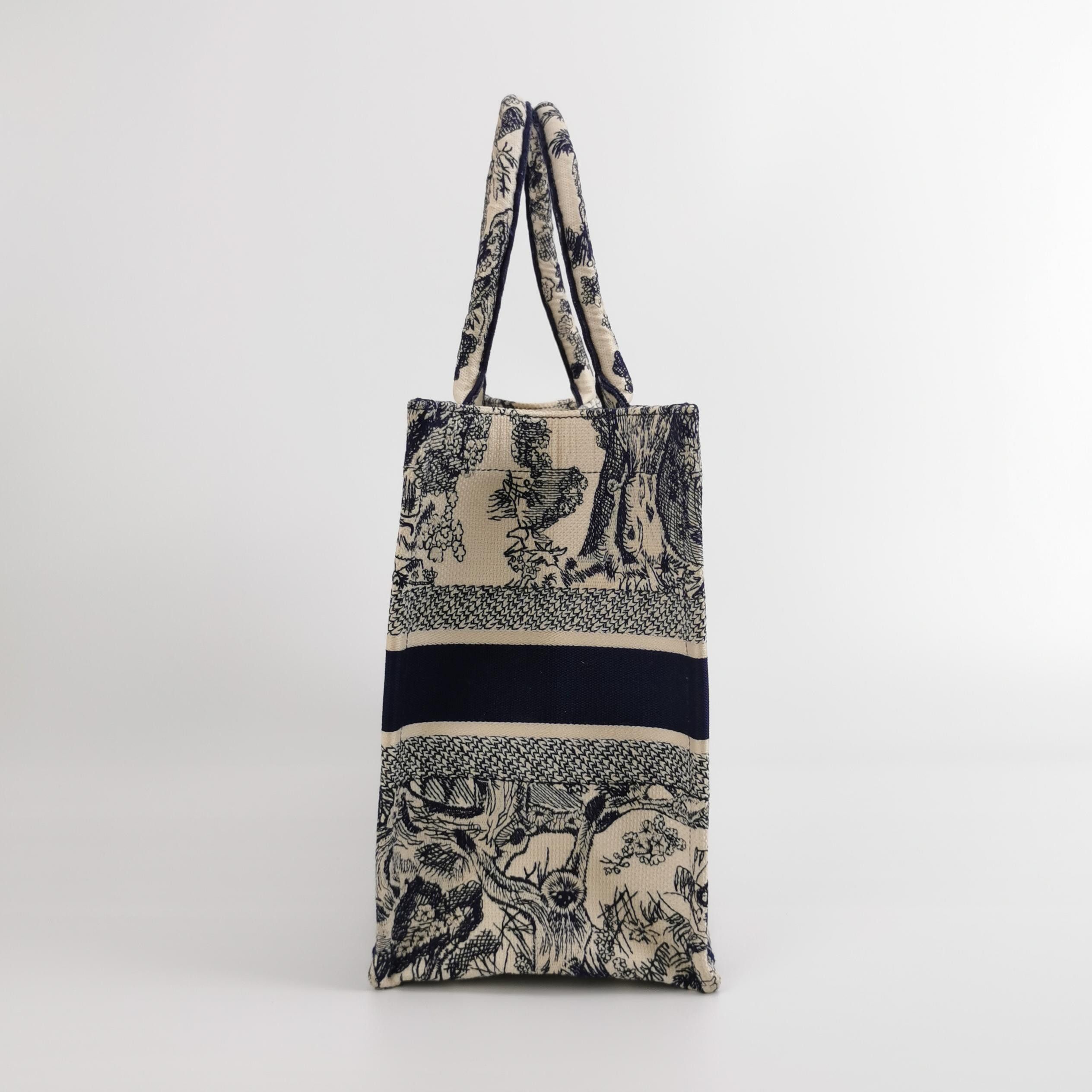 Dior Dior Women os Tote Bags Size ONE SIZE - 4 Thumbnail
