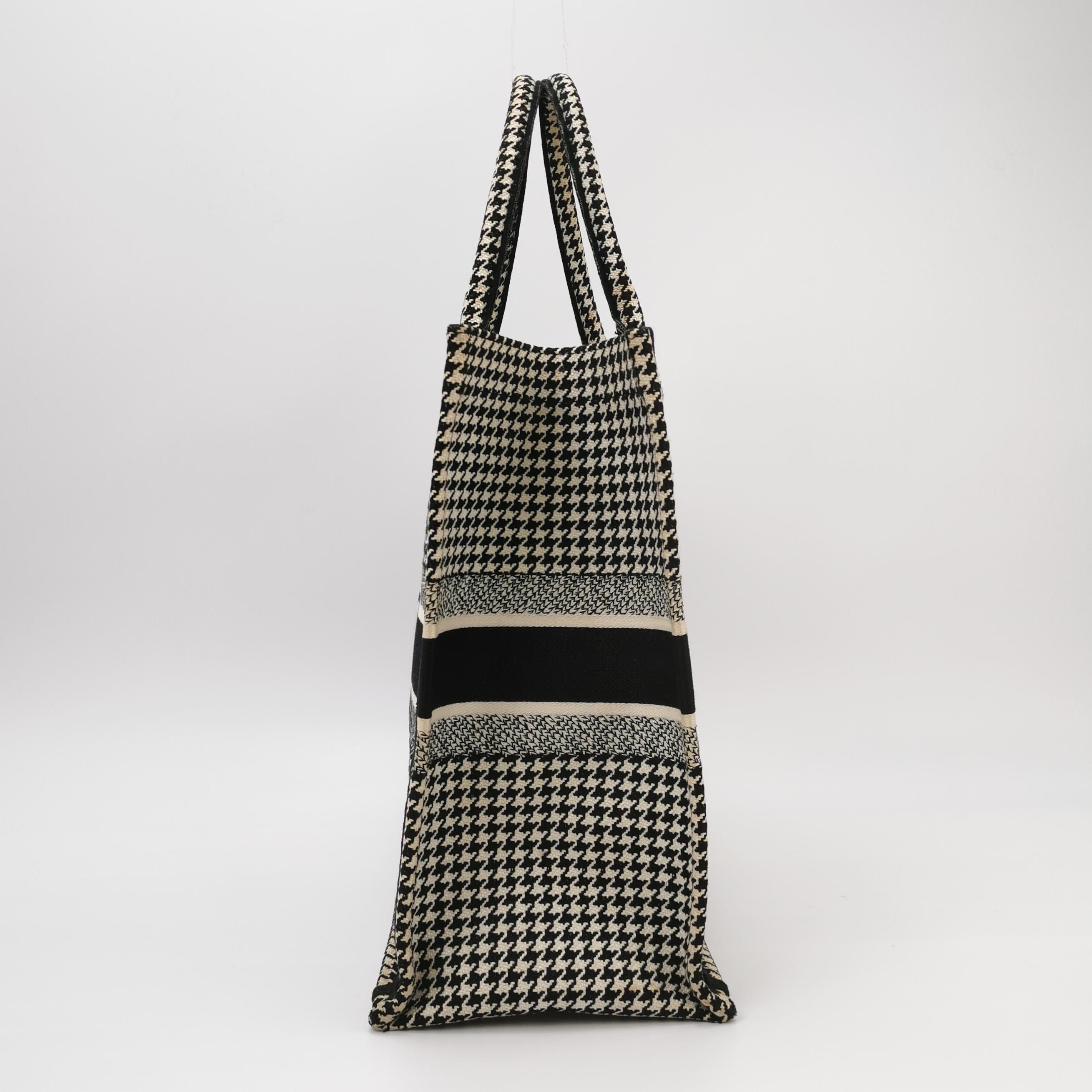 Dior Dior Women os Tote Bags Size ONE SIZE - 3 Thumbnail