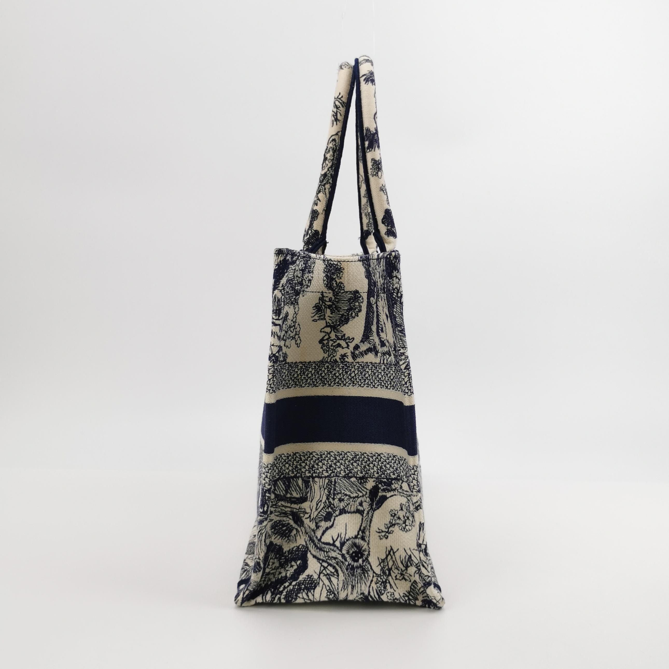 Dior Dior Women os Tote Bags Size ONE SIZE - 3 Thumbnail