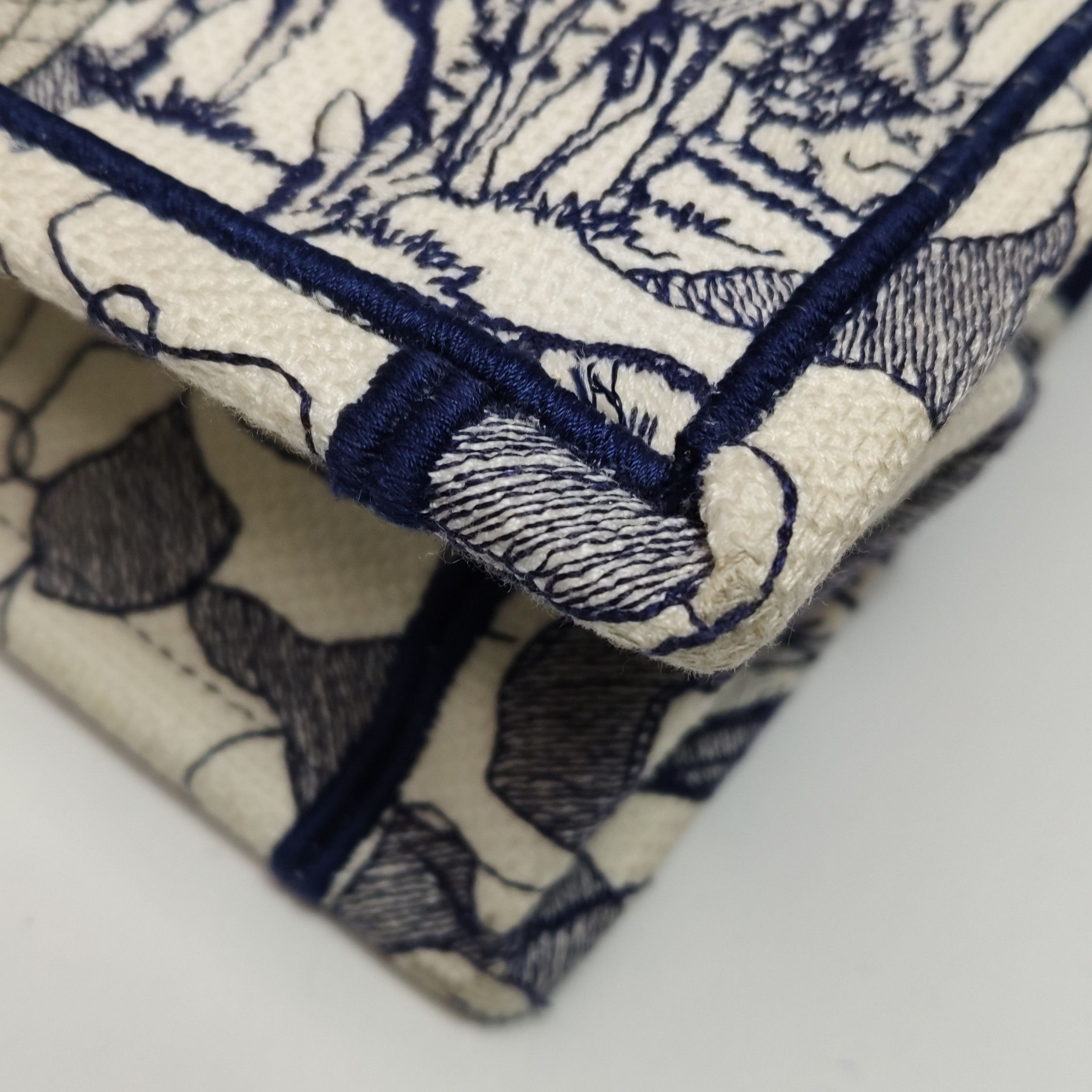 Dior Dior Women os Tote Bags Size ONE SIZE - 16 Thumbnail