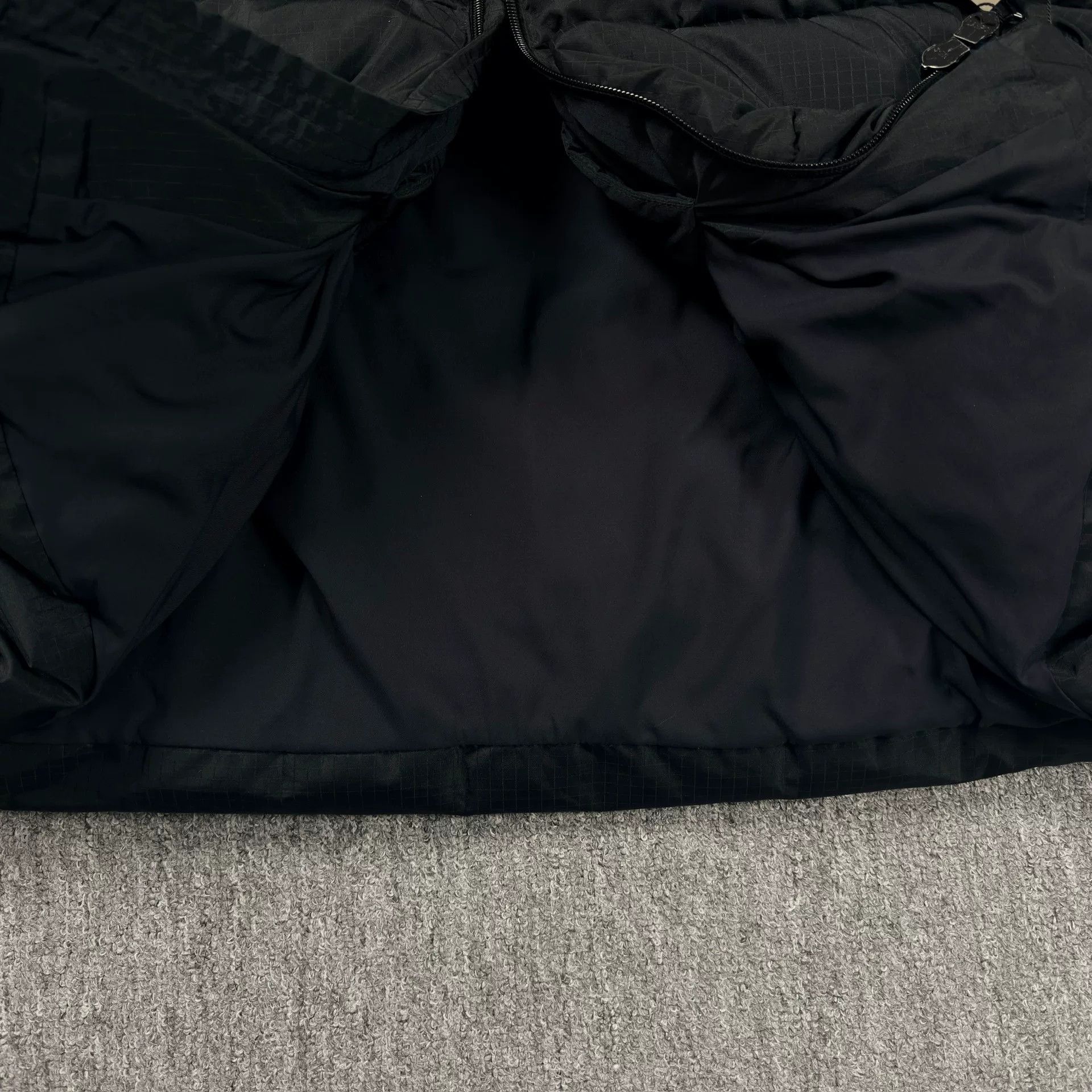 Balenciaga Balenciaga Logo Embroidered Puffer Jacket Size 48 Size US M / EU 48-50 / 2 - 6 Thumbnail