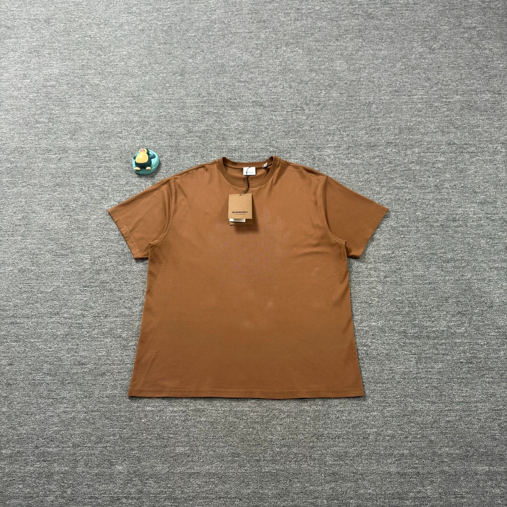 Burberry Burberry Brown Graphic Logo T-Shirt M Size US M / EU 48-50 / 2 - 2 Thumbnail