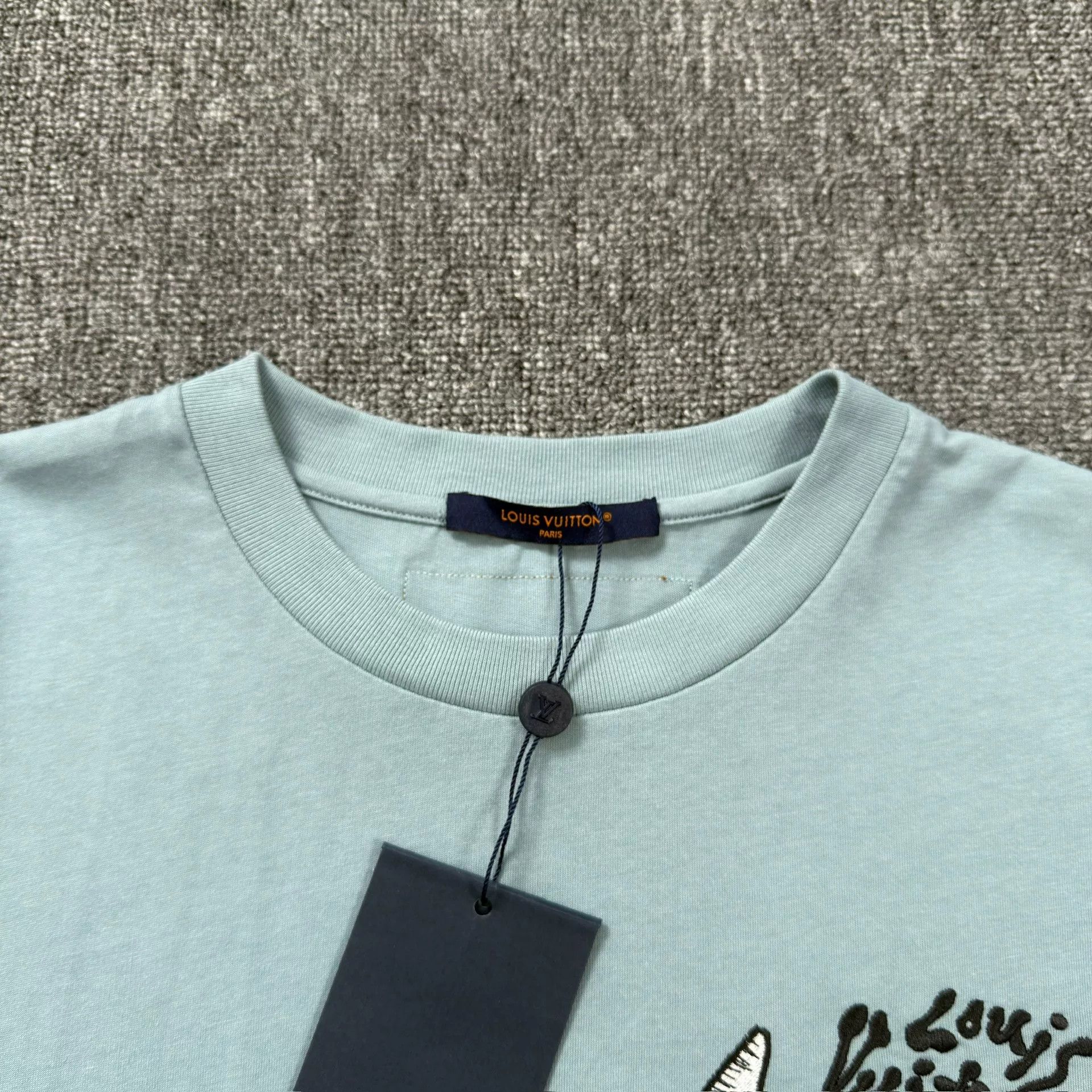Louis Vuitton Louis Vuitton Hammer Tool Graphic T-Shirt XL Size US XL / EU 56 / 4 - 3 Thumbnail