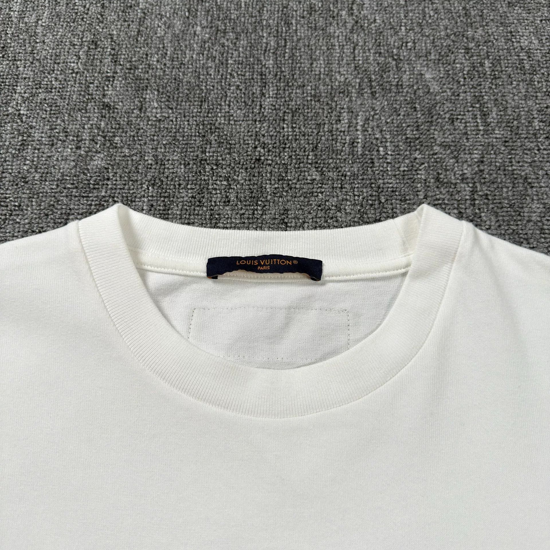 Louis Vuitton Louis Vuitton Rainbow Graphic T-Shirt XL Size US XL / EU 56 / 4 - 4 Thumbnail