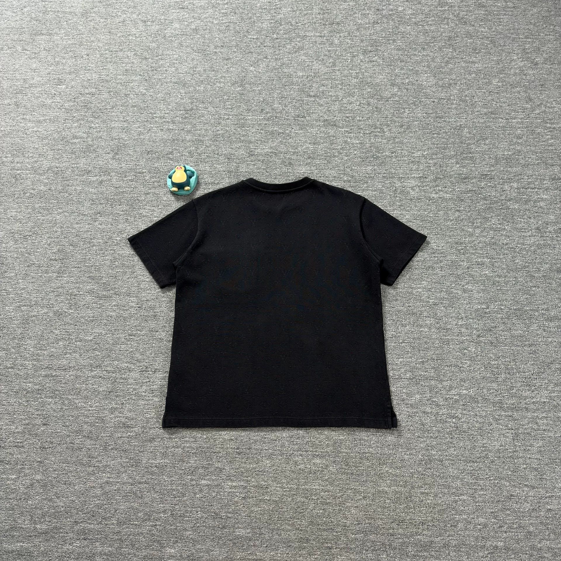 Louis Vuitton Louis Vuitton Monogram Pocket T-Shirt L Size US L / EU 52-54 / 3 - 8 Thumbnail