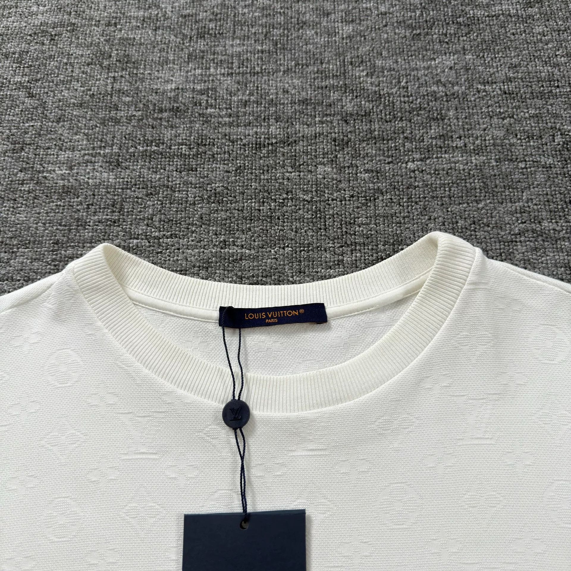 Louis Vuitton Louis Vuitton Monogram Pocket T-Shirt Size M Size US M / EU 48-50 / 2 - 3 Thumbnail