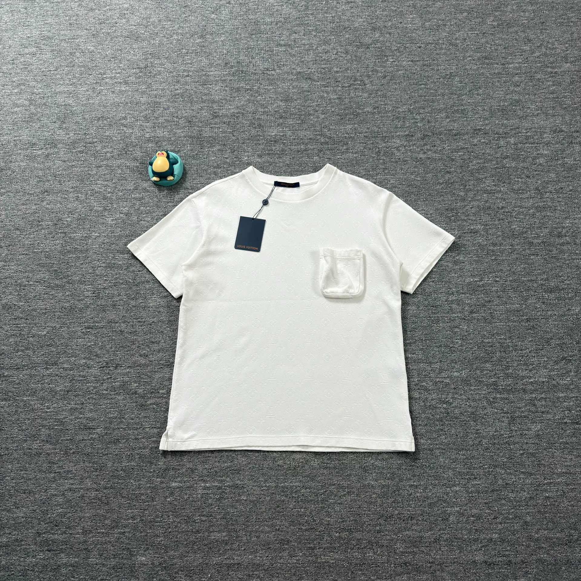 Louis Vuitton Louis Vuitton Monogram Pocket T-Shirt Size M Size US M / EU 48-50 / 2 - 2 Thumbnail