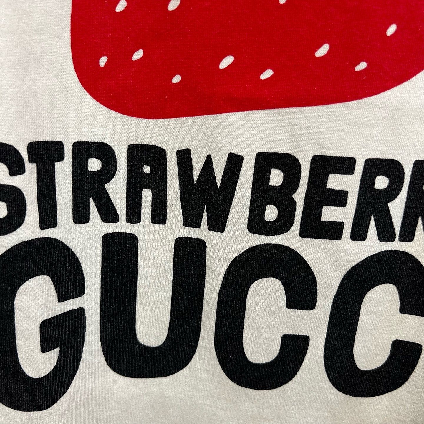 Gucci Gucci Strawberry Logo T-Shirt XS Size XS / US 0-2 / IT 36-38 - 7 Thumbnail