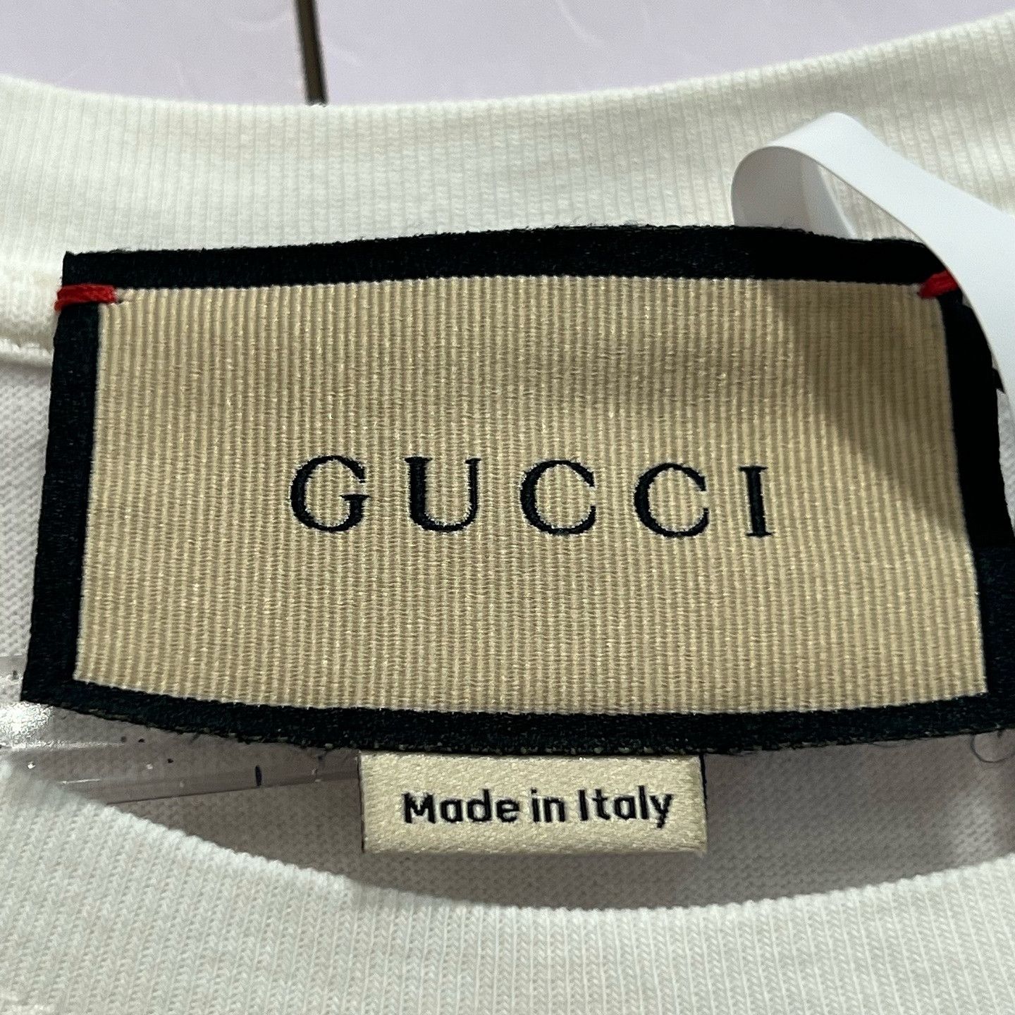 Gucci Gucci Strawberry Logo T-Shirt XS Size XS / US 0-2 / IT 36-38 - 3 Thumbnail