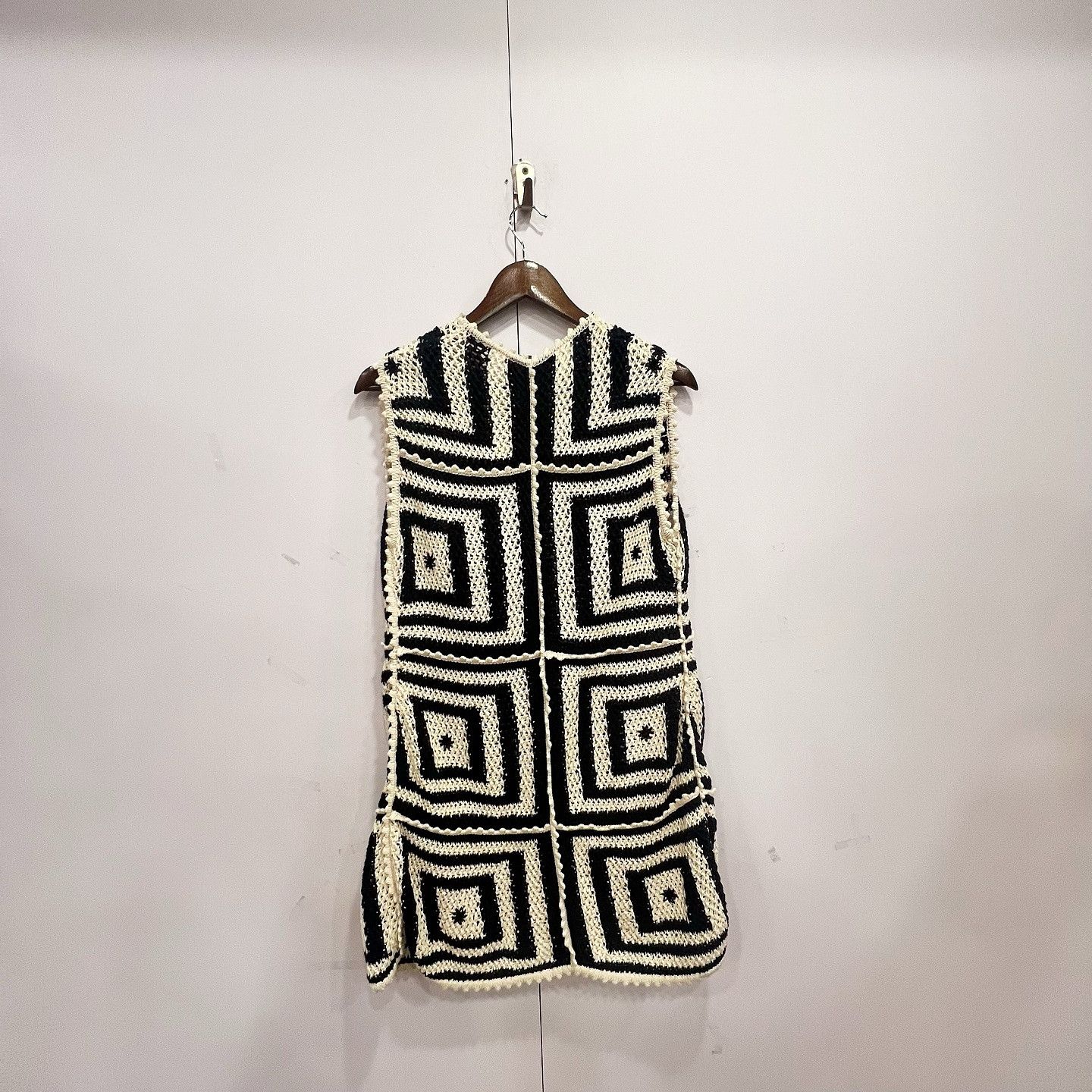 Gucci Gucci Geometric Knit Vest Size S Size S / US 4 / IT 40 - 2 Thumbnail