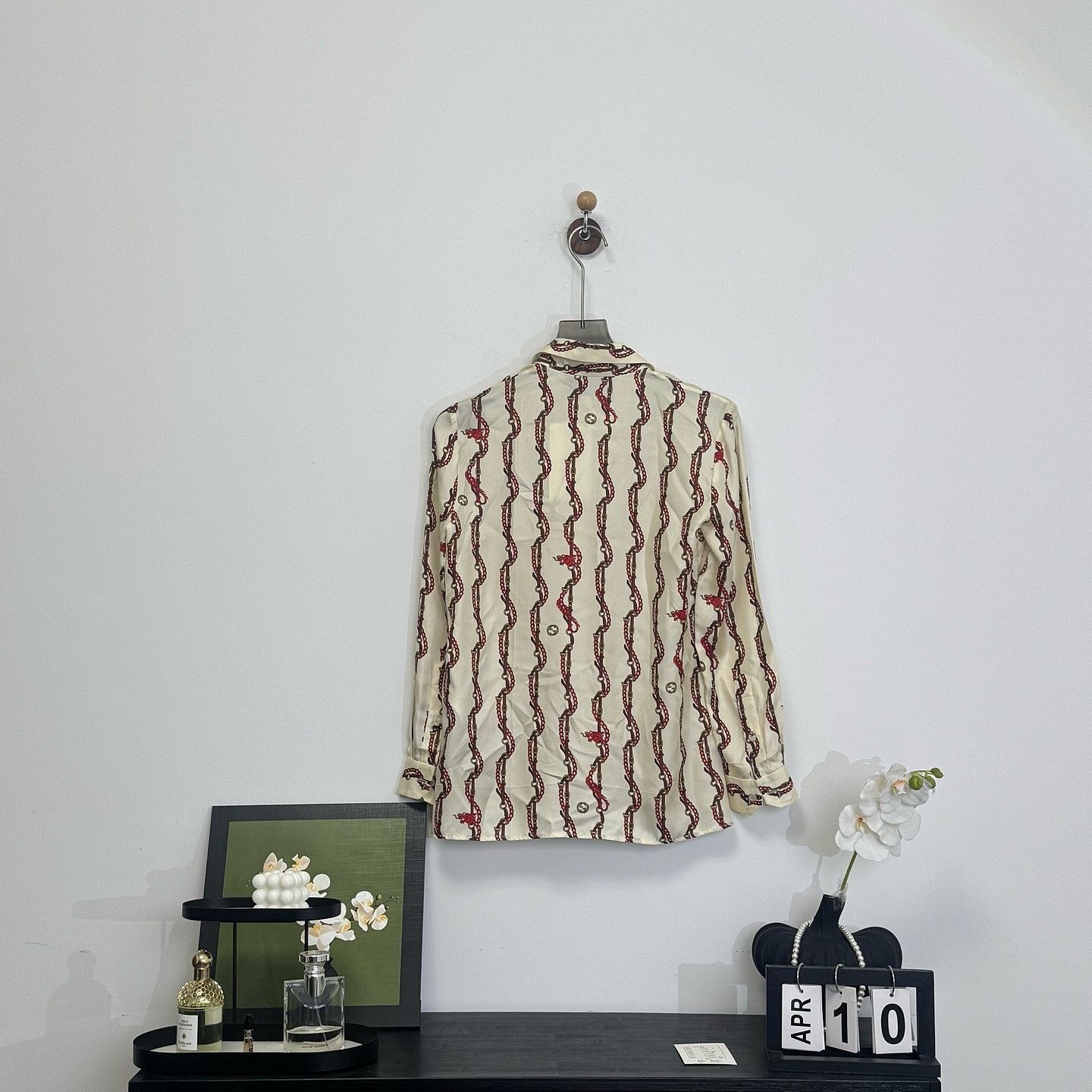 Gucci Gucci Chain Animal Print Silk Button Up Size 36 Size XS / US 0-2 / IT 36-38 - 2 Thumbnail