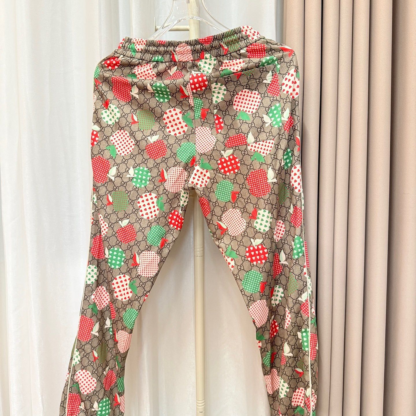 Gucci Gucci Apple Monogram Sweatpants Size S Size US 30 / EU 46 - 2 Thumbnail