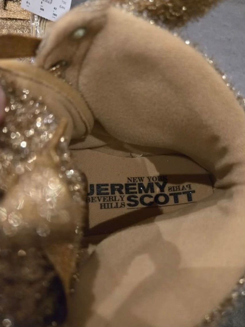 Jeremy Scott adidas x Jeremy Scott Gold Bear Size US 8.5 / EU 41-42 - 2 Thumbnail