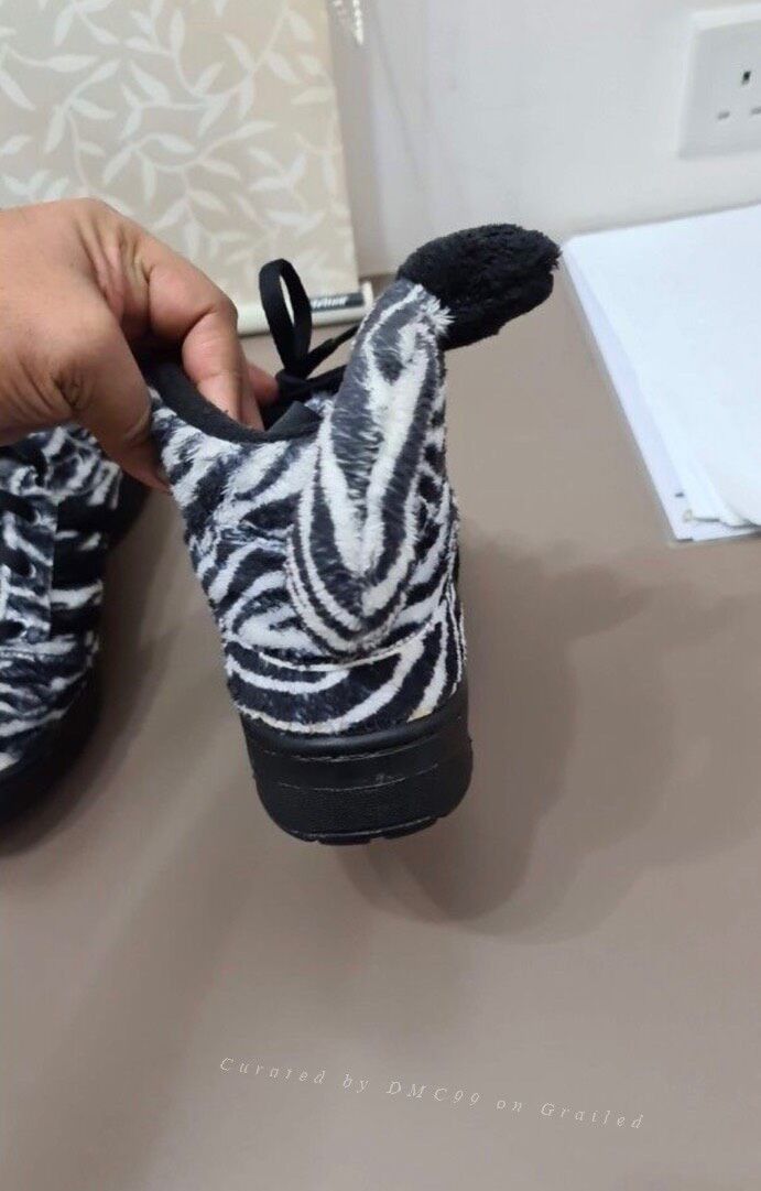Jeremy Scott adidas x Jeremy Scott Zebra Sneakers Size US 9.5 / EU 42-43 - 6 Thumbnail