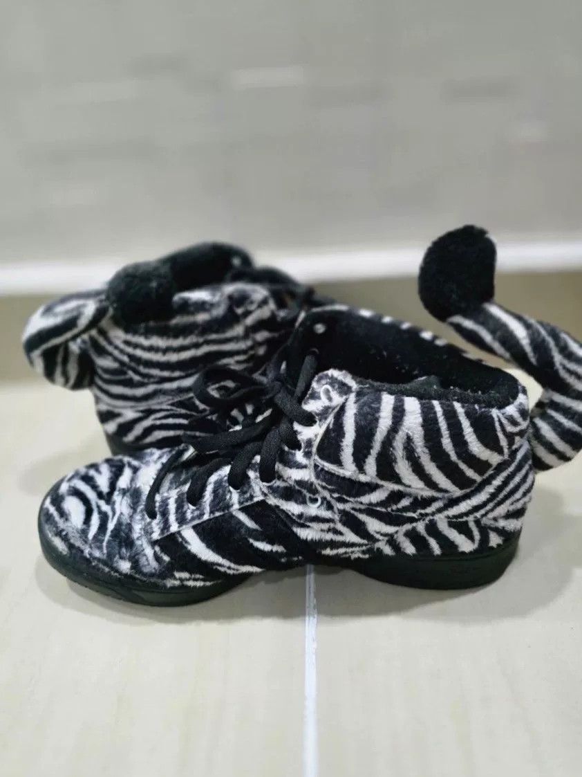 Jeremy Scott adidas x Jeremy Scott Zebra Sneakers Size US 9.5 / EU 42-43 - 3 Thumbnail